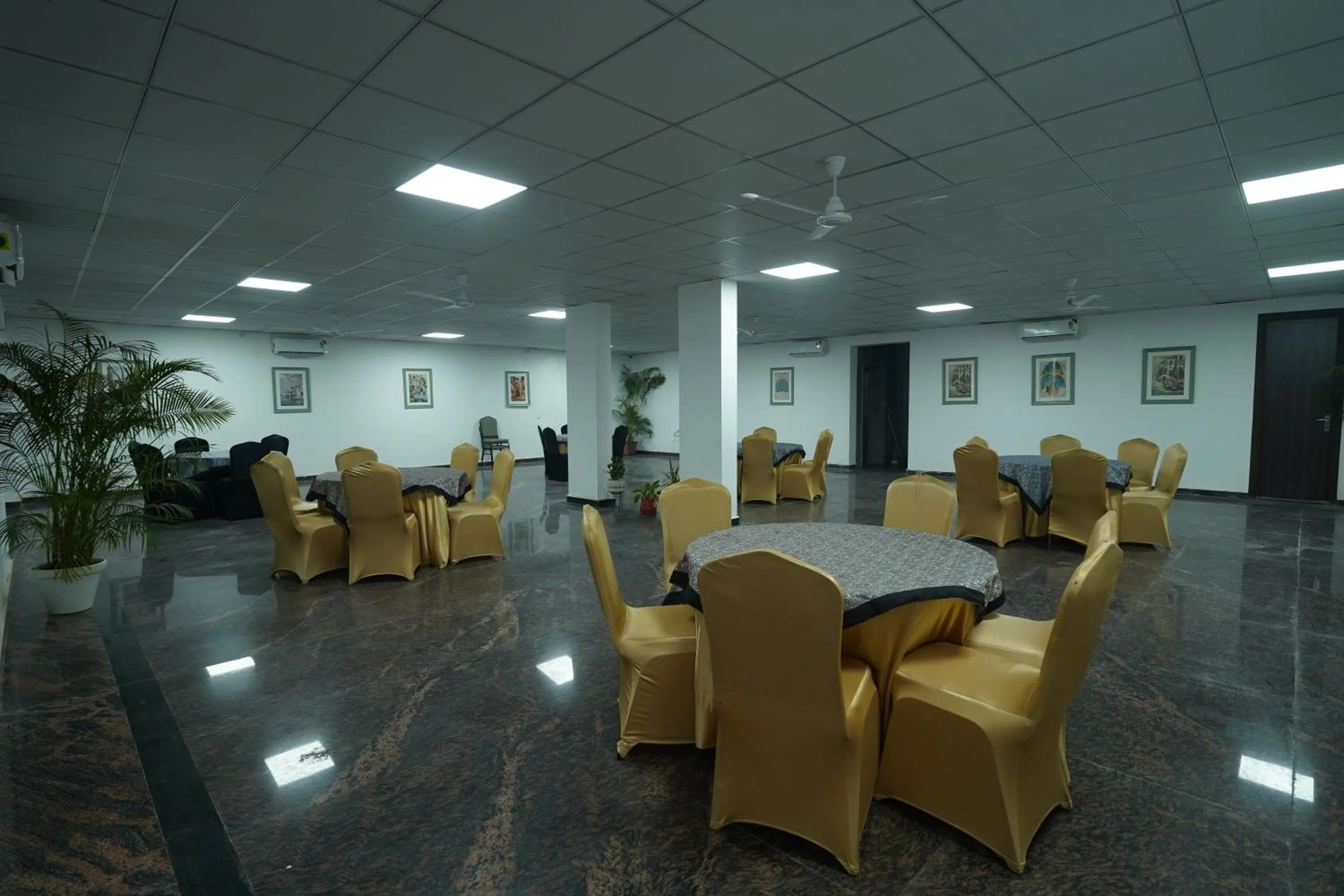 Banquet/Function facilities in Posh Garden Inn Artemis Hospital Road Gurgaon