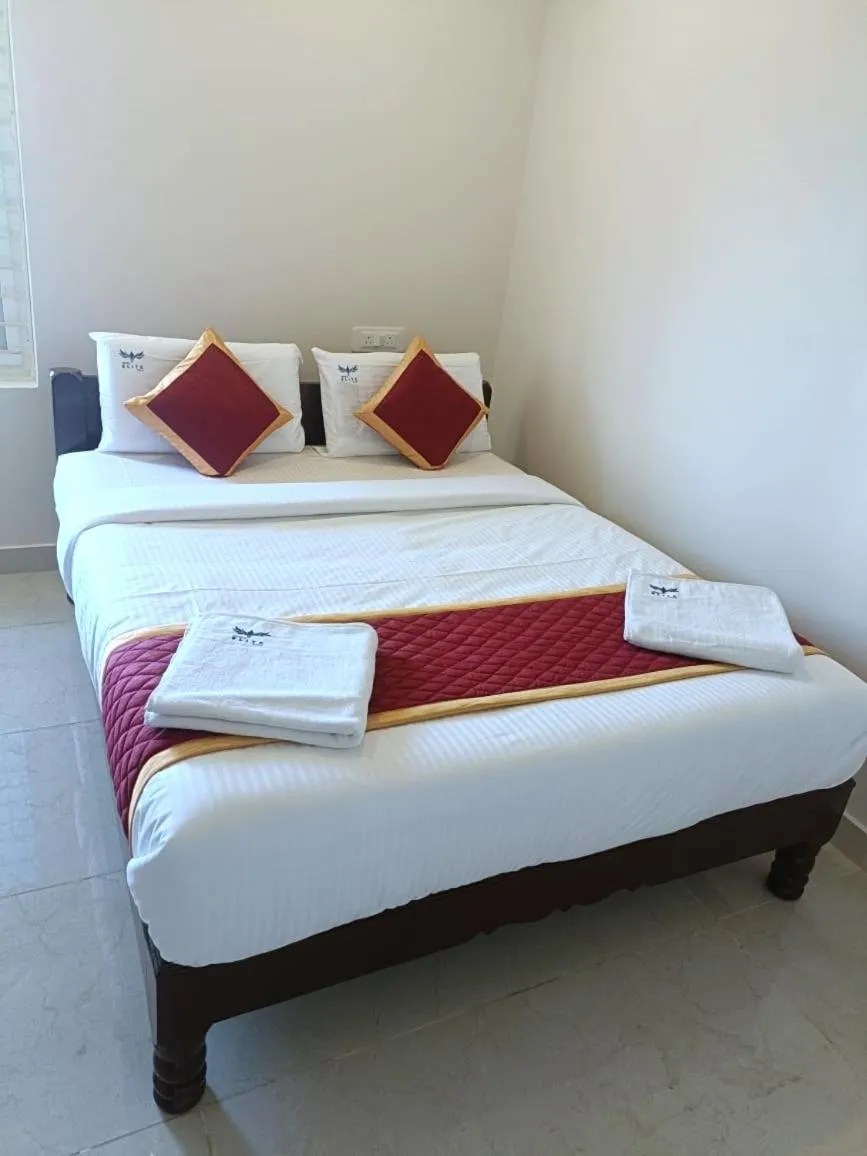 Bed in Hotel Elite Inn