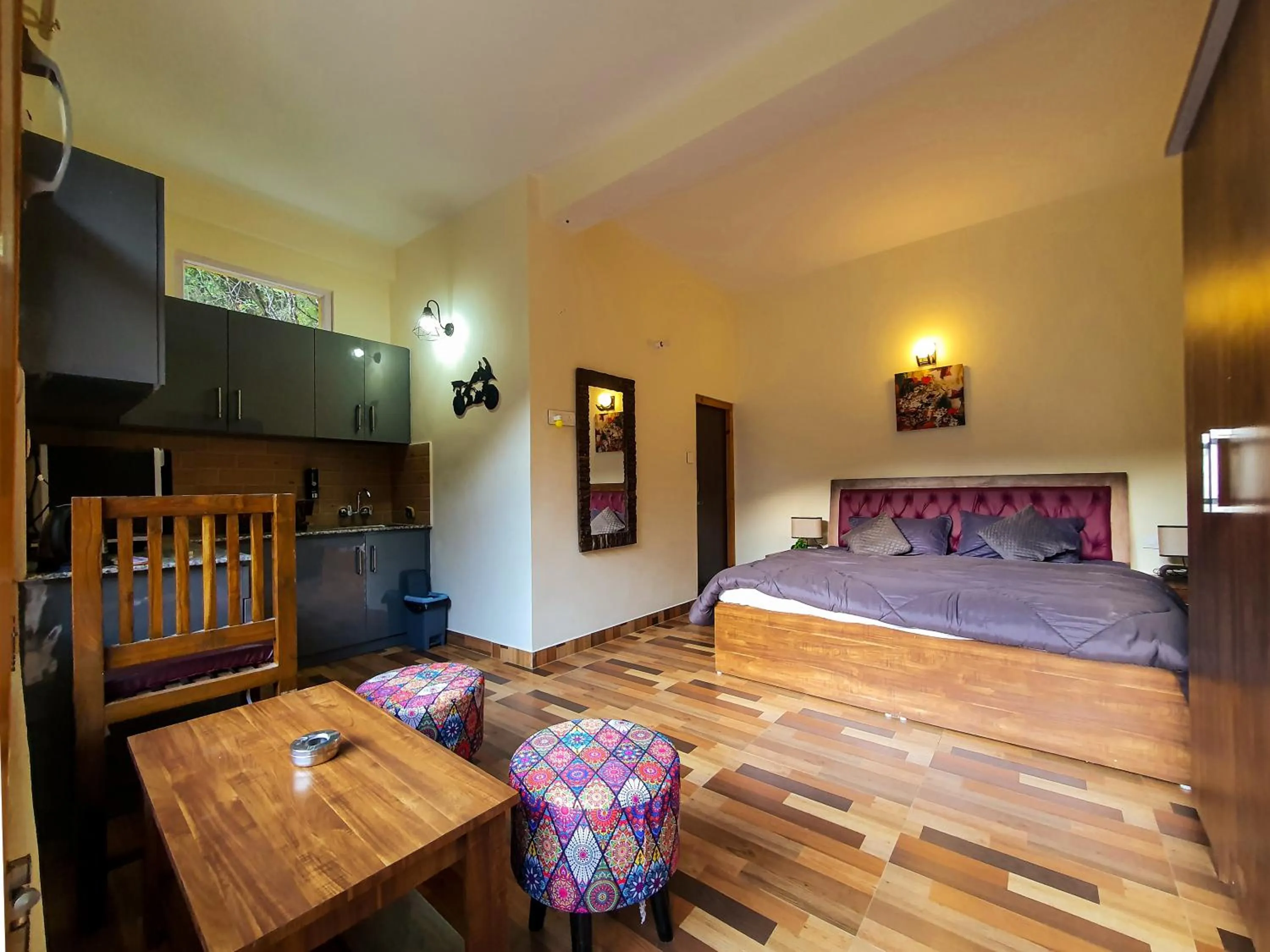 Alooma Cafe and Homestay