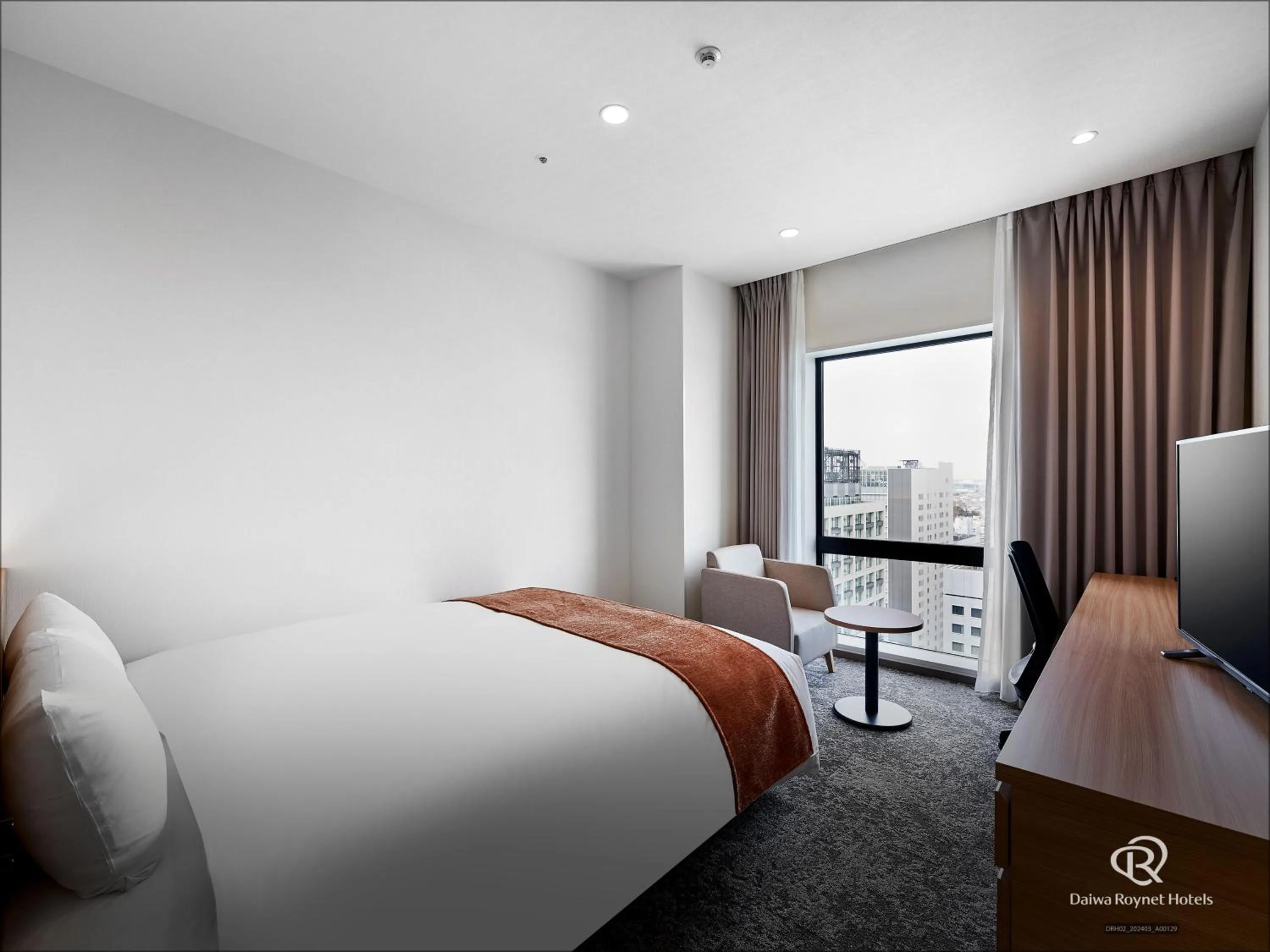 Bed in Daiwa Roynet Hotel Omiya-nishiguchi