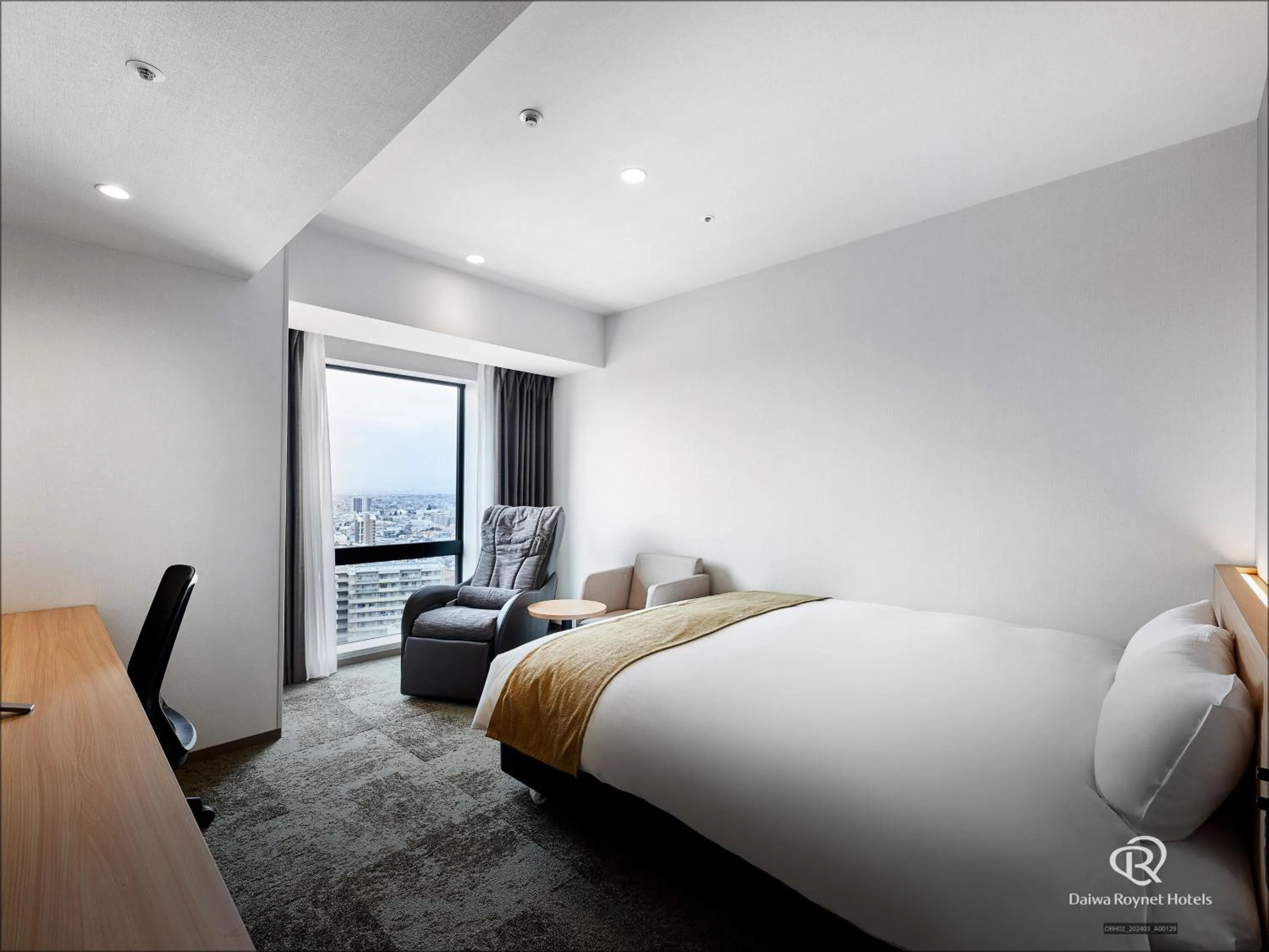 Bed in Daiwa Roynet Hotel Omiya-nishiguchi