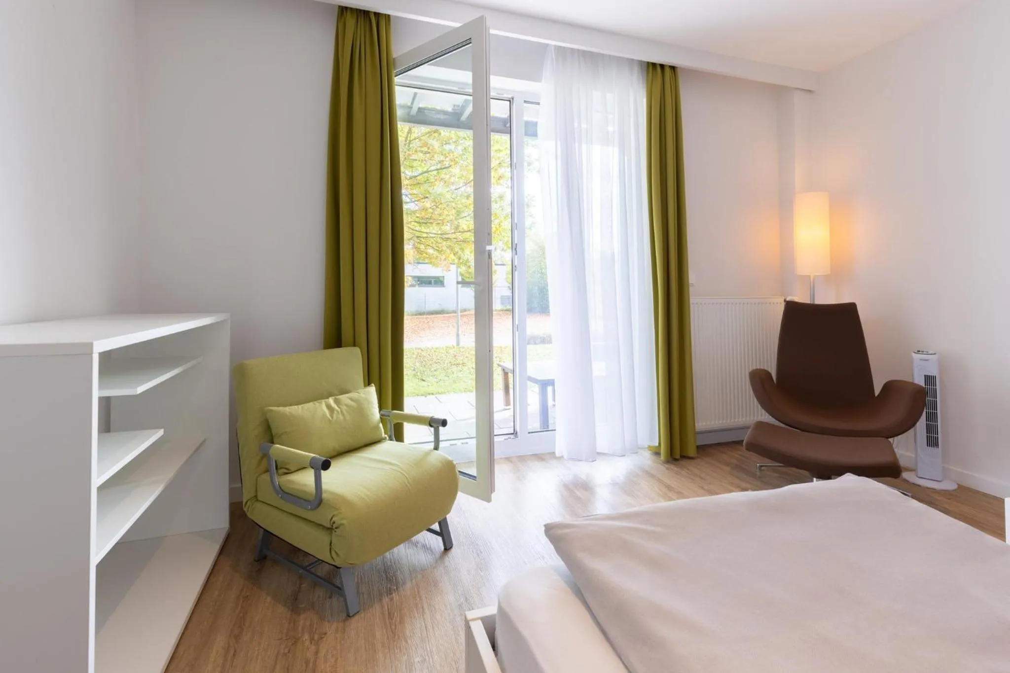 Photo of the whole room, Bed in Candlewood Suites Fürth by IHG