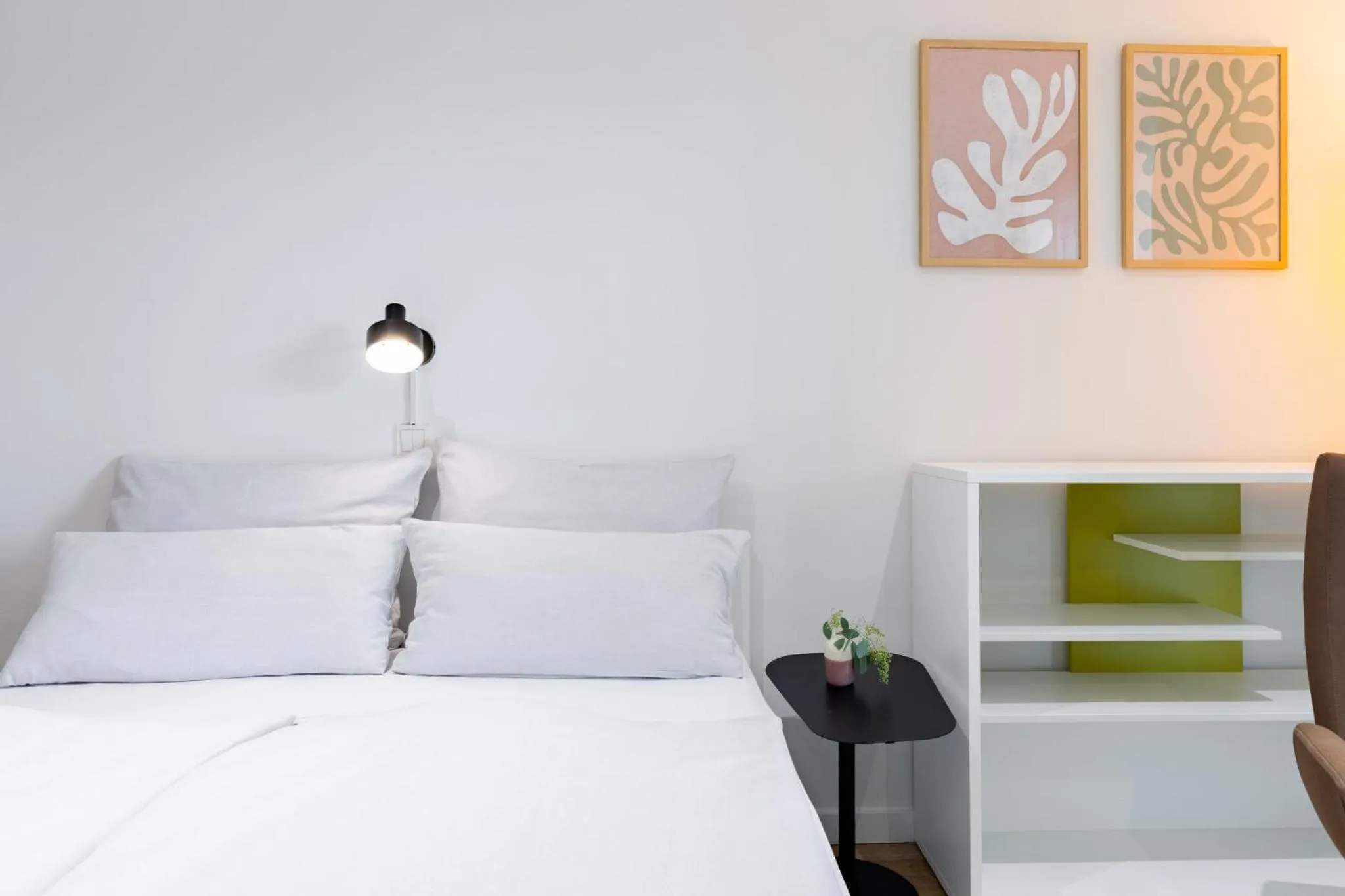 Photo of the whole room, Bed in Candlewood Suites Fürth by IHG
