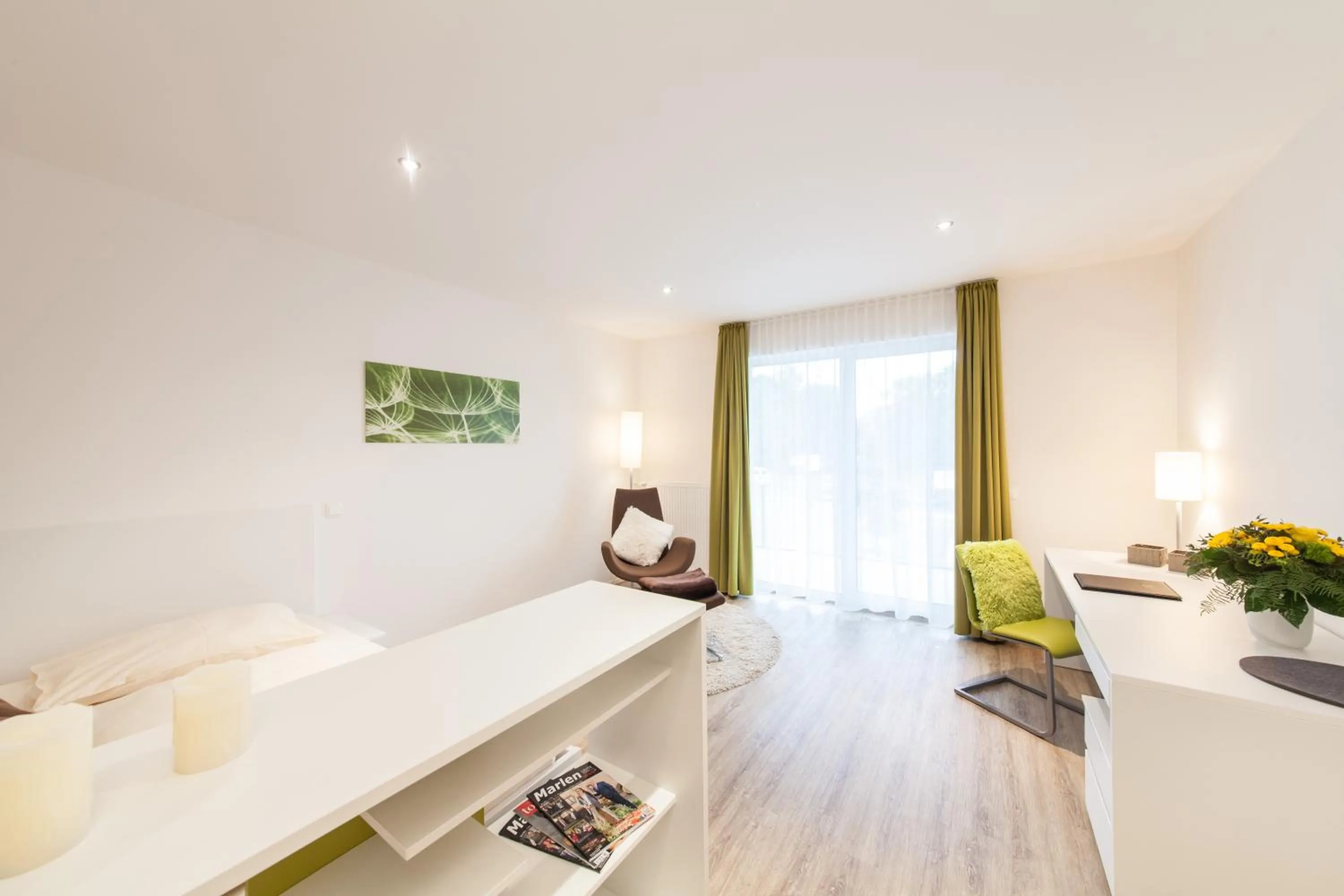 Photo of the whole room in acora Fürth Living the City