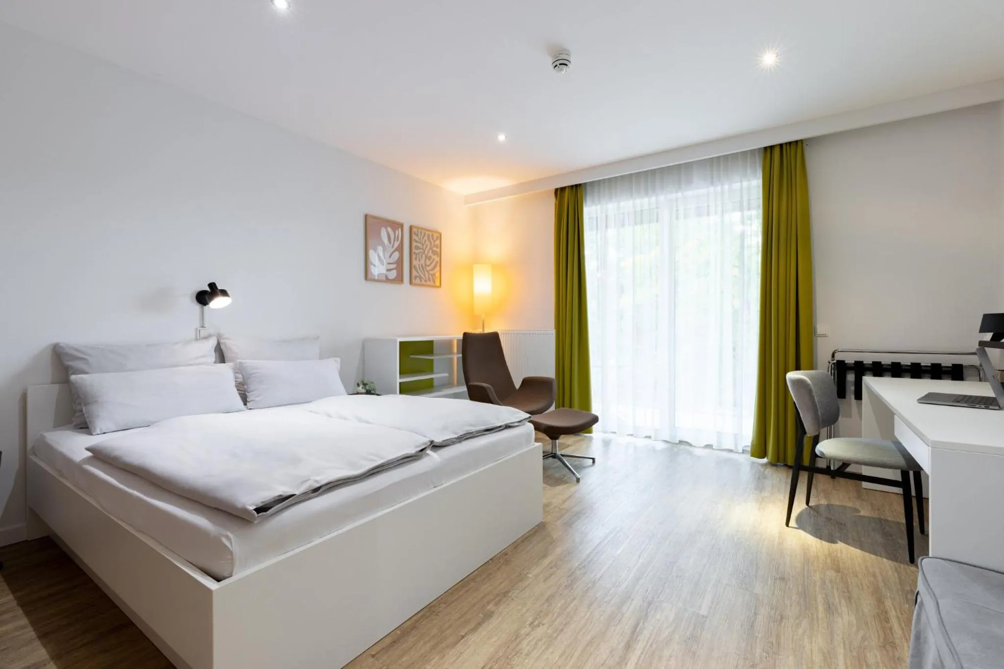 Photo of the whole room, Bed in Candlewood Suites Fürth by IHG