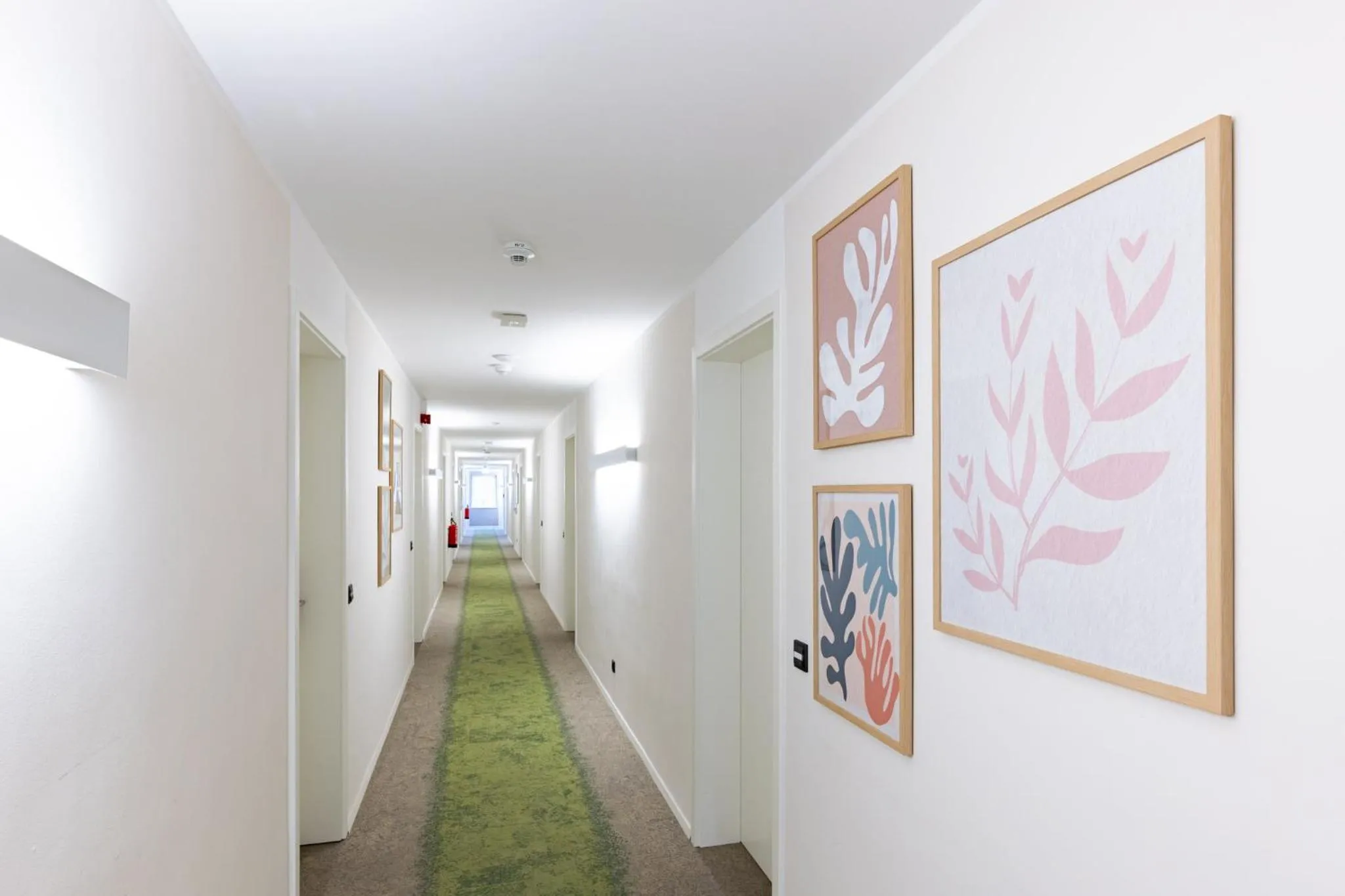 Lobby or reception in Candlewood Suites Fürth by IHG