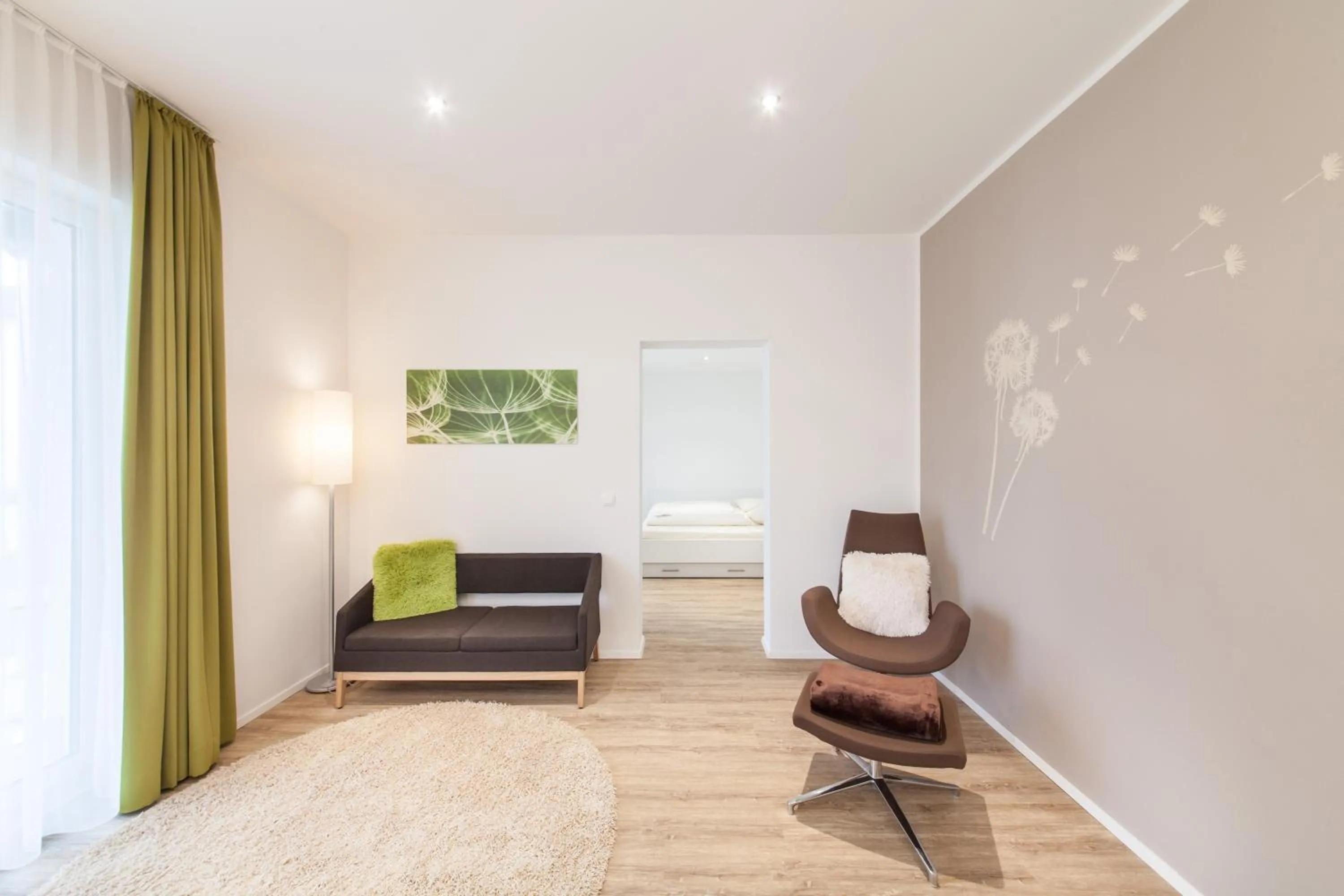 Photo of the whole room in acora Fürth Living the City