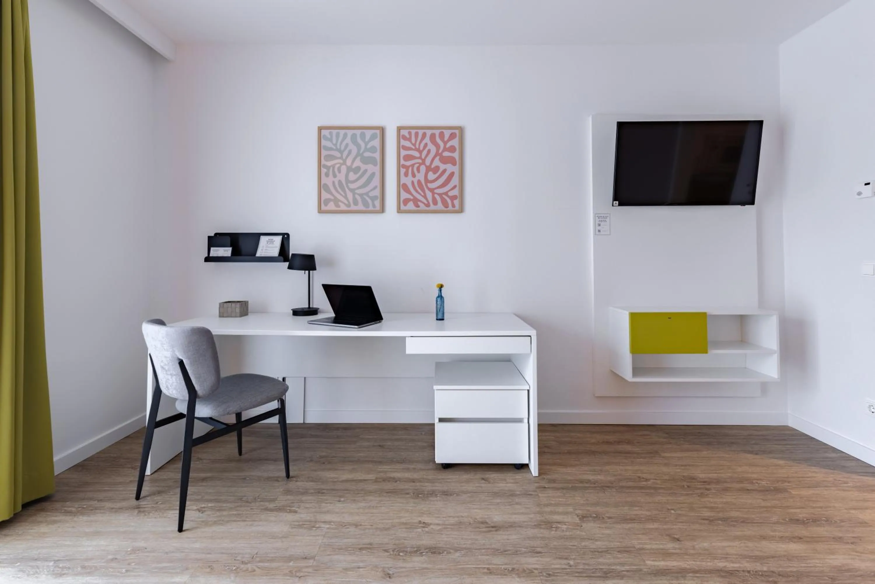 Photo of the whole room in Candlewood Suites Fürth by IHG