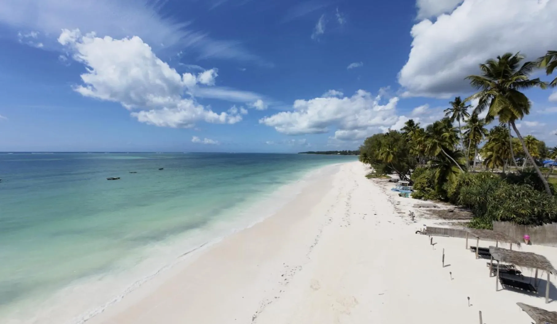 Beach in Kiwengwa Bungalow Boutique Resort