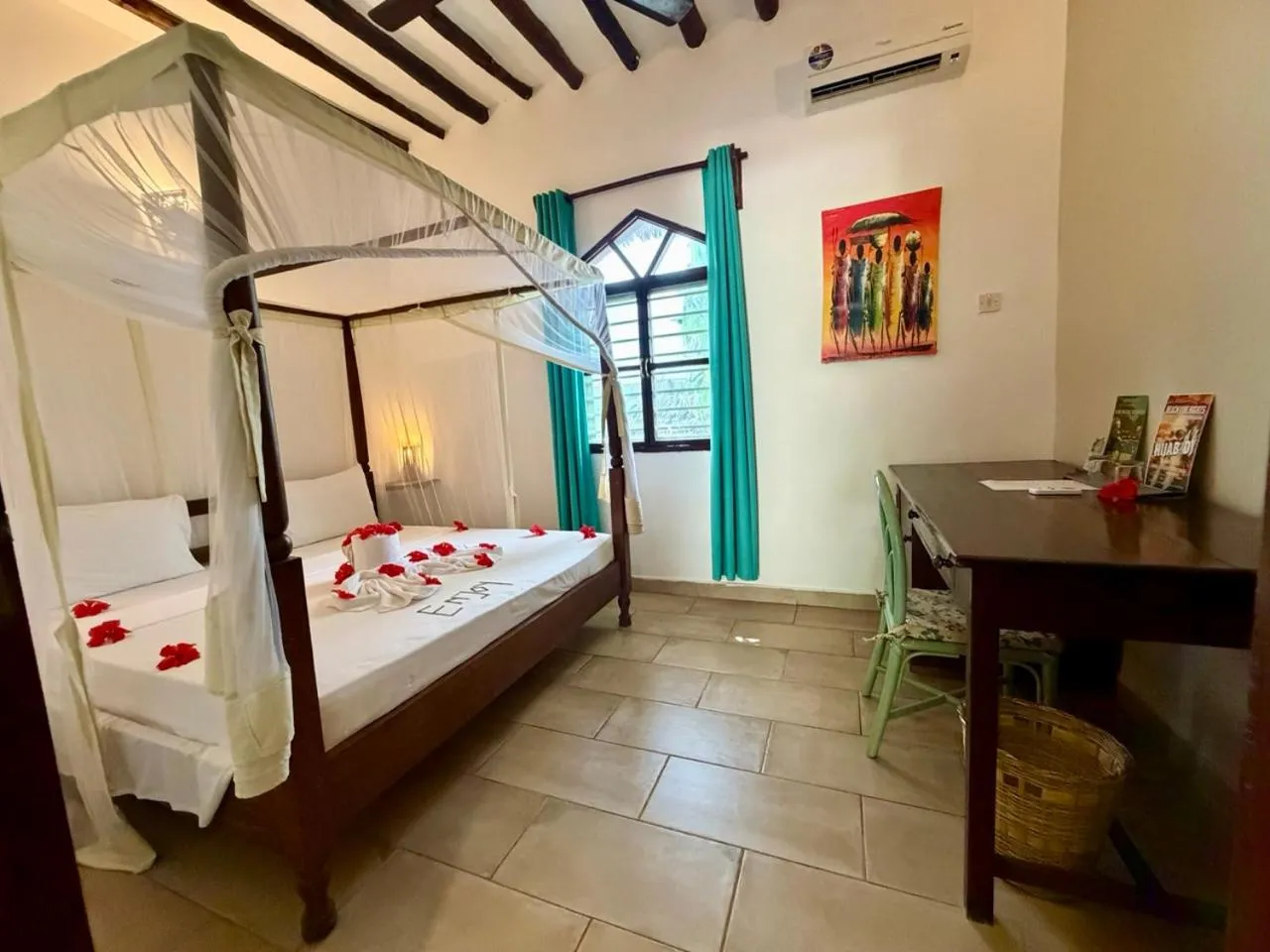 Property building, Bed in Kiwengwa Bungalow Boutique Resort