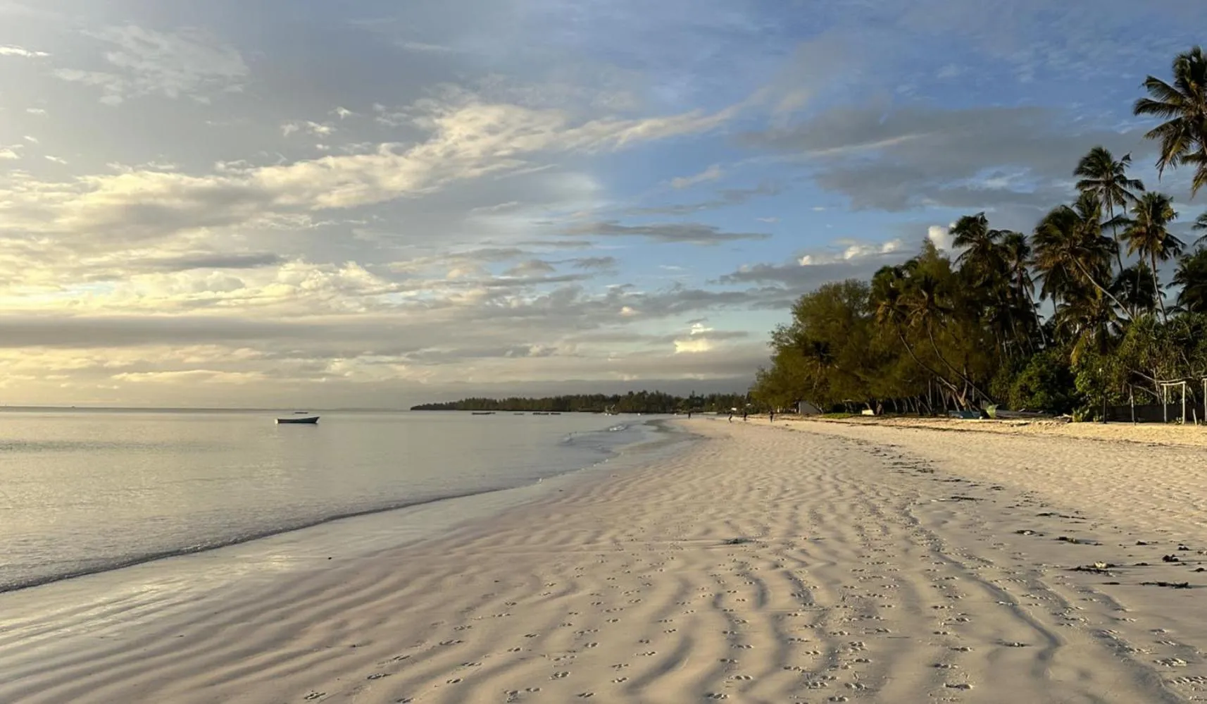 Beach in Kiwengwa Bungalow Boutique Resort
