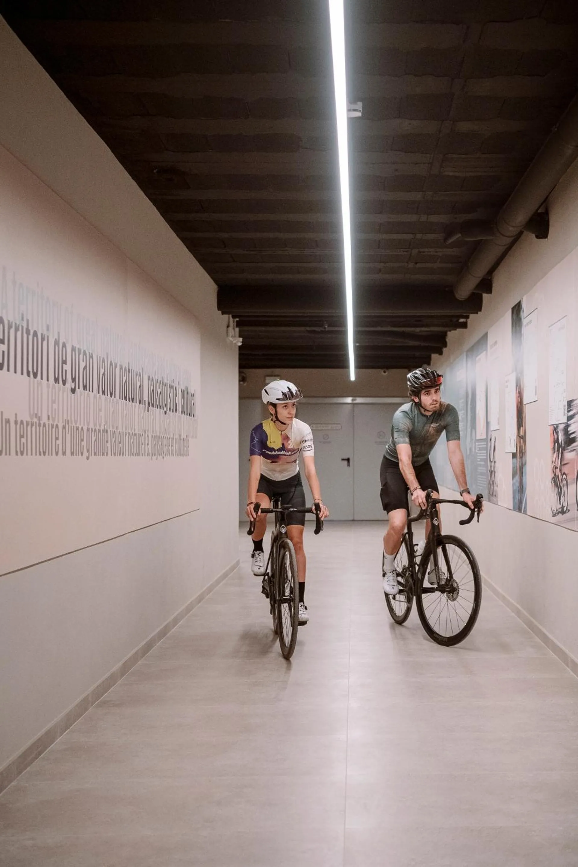 Cycling in APARTAMENTS LA CARPA