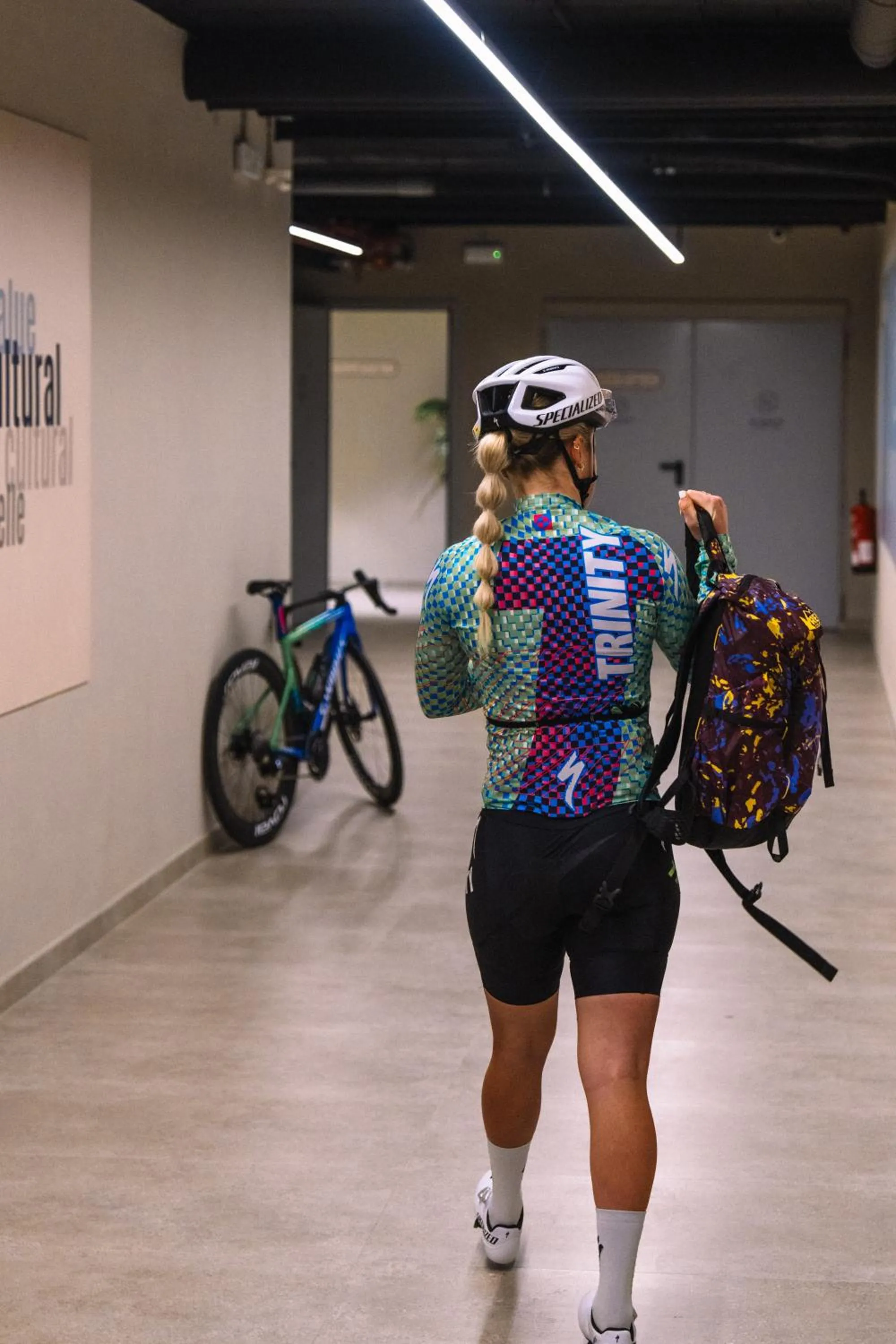 Cycling in APARTAMENTS LA CARPA