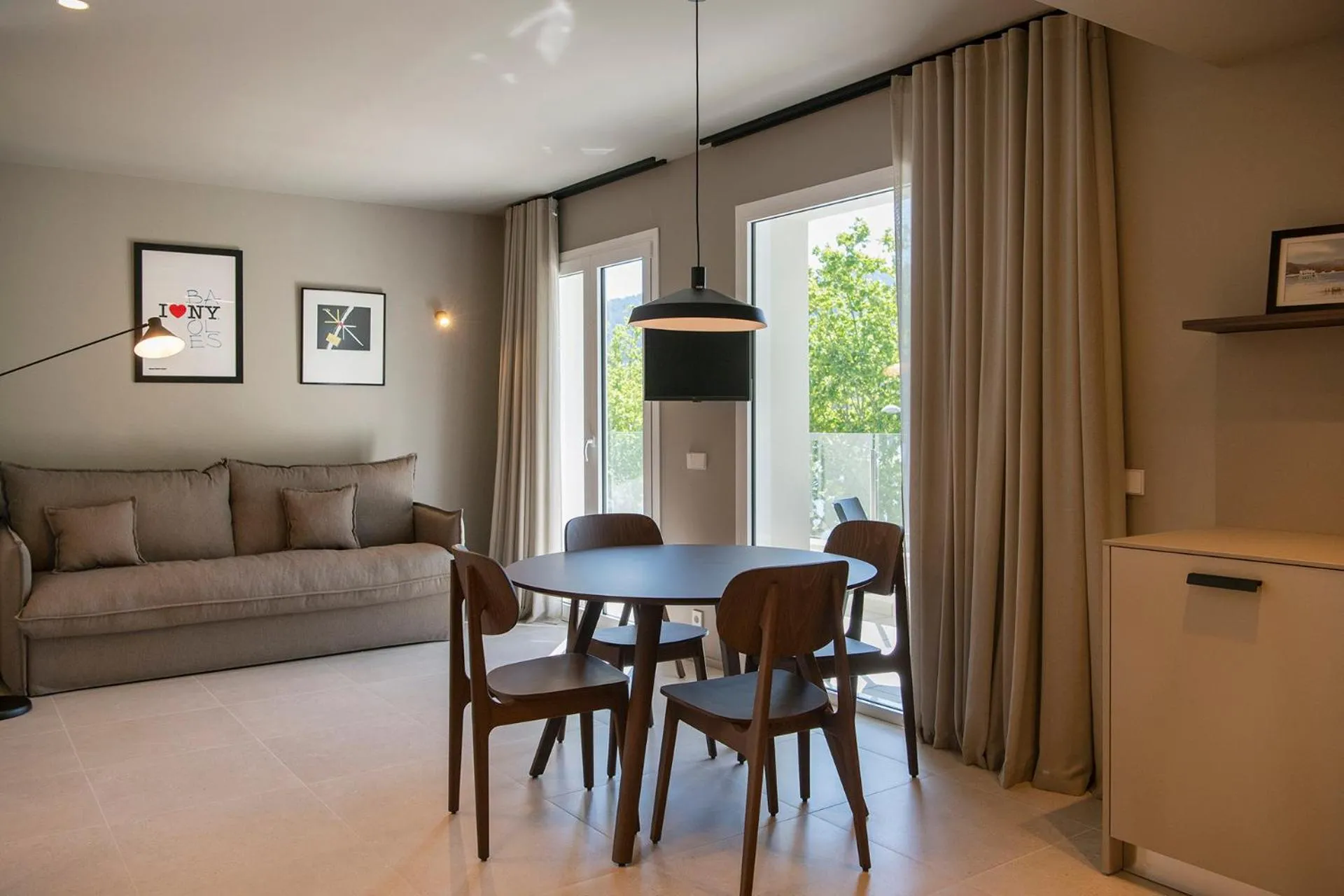 TV and multimedia in APARTAMENTS LA CARPA