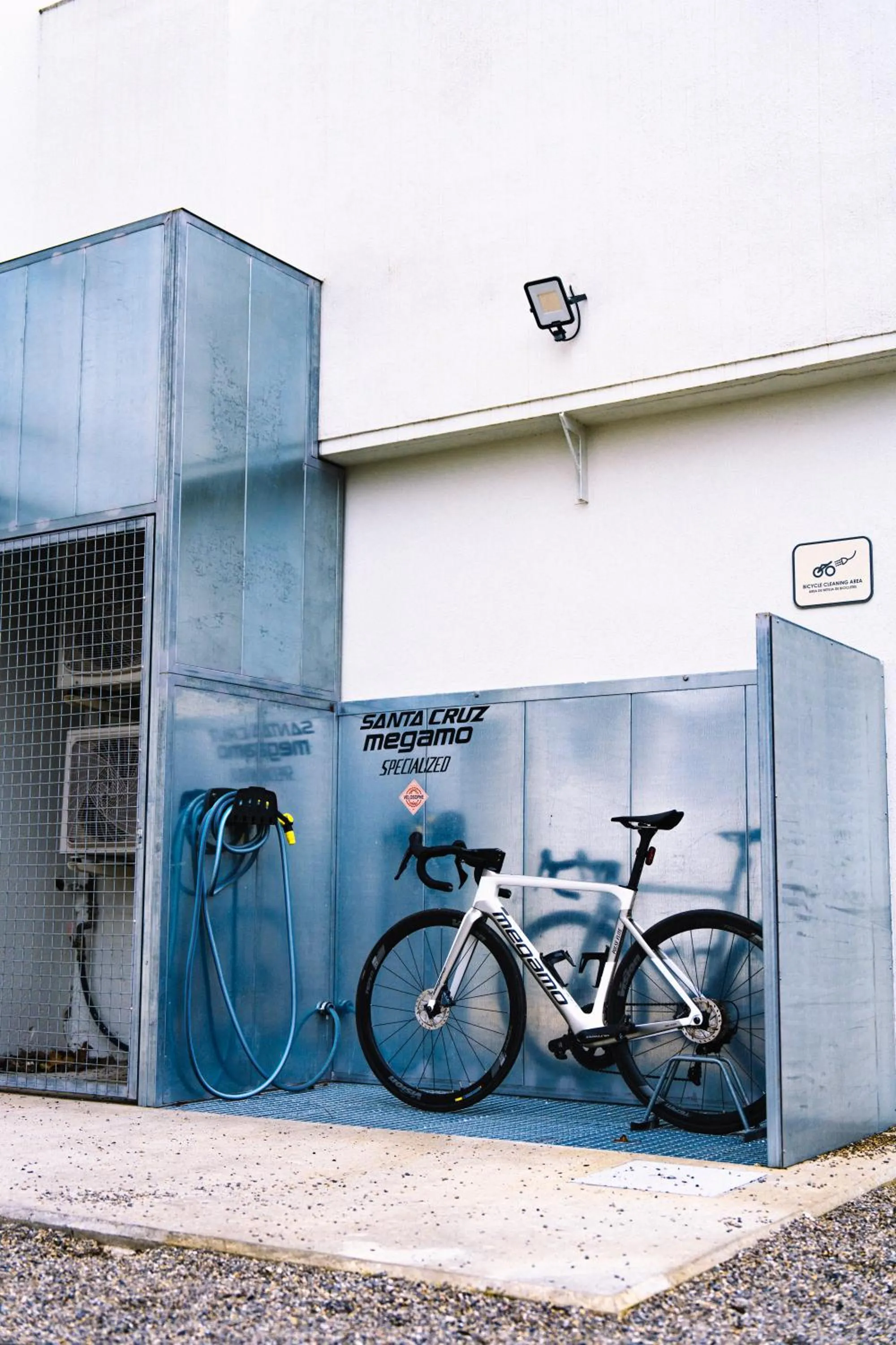 Cycling in APARTAMENTS LA CARPA