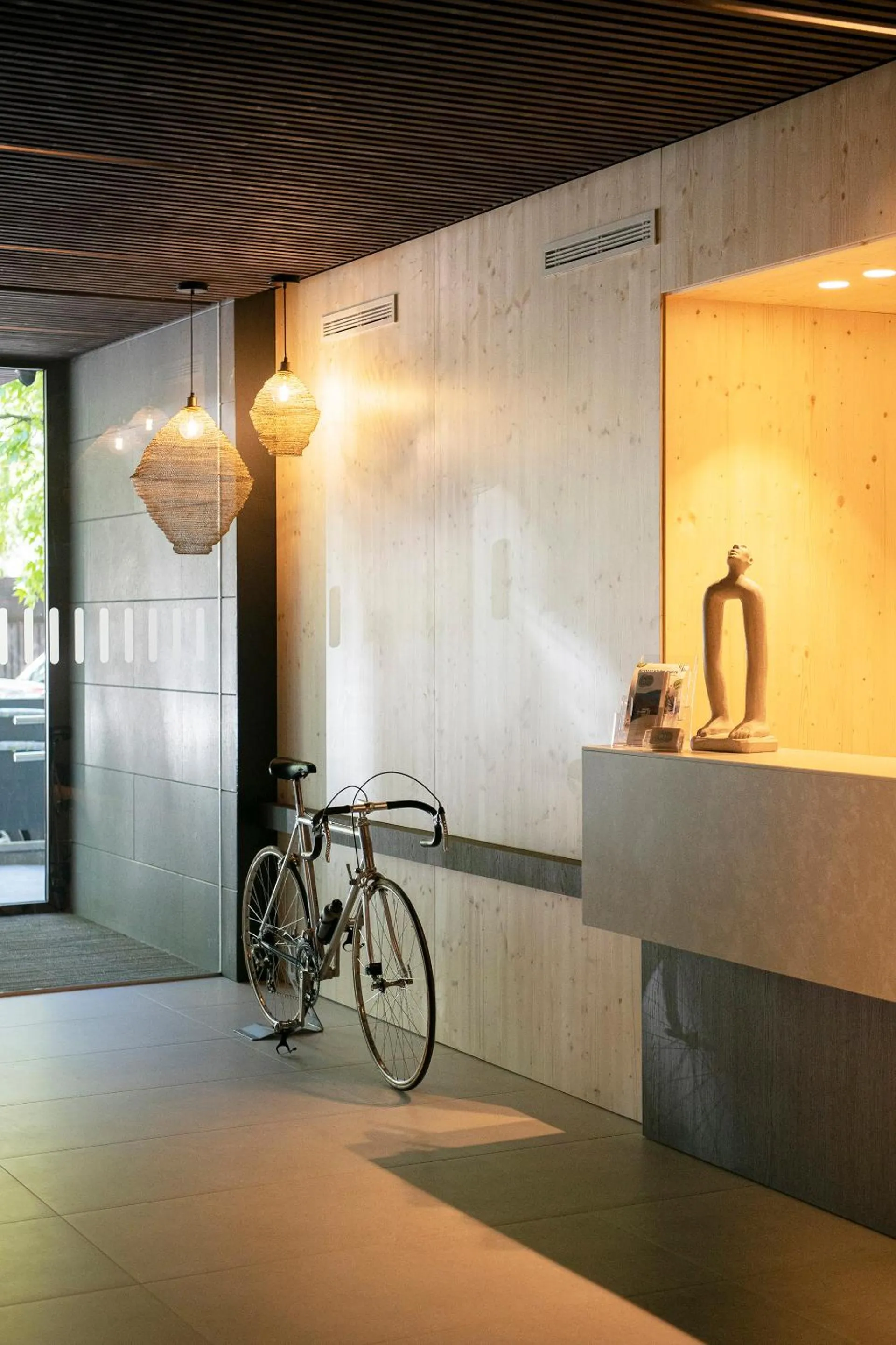 Lobby or reception in APARTAMENTS LA CARPA