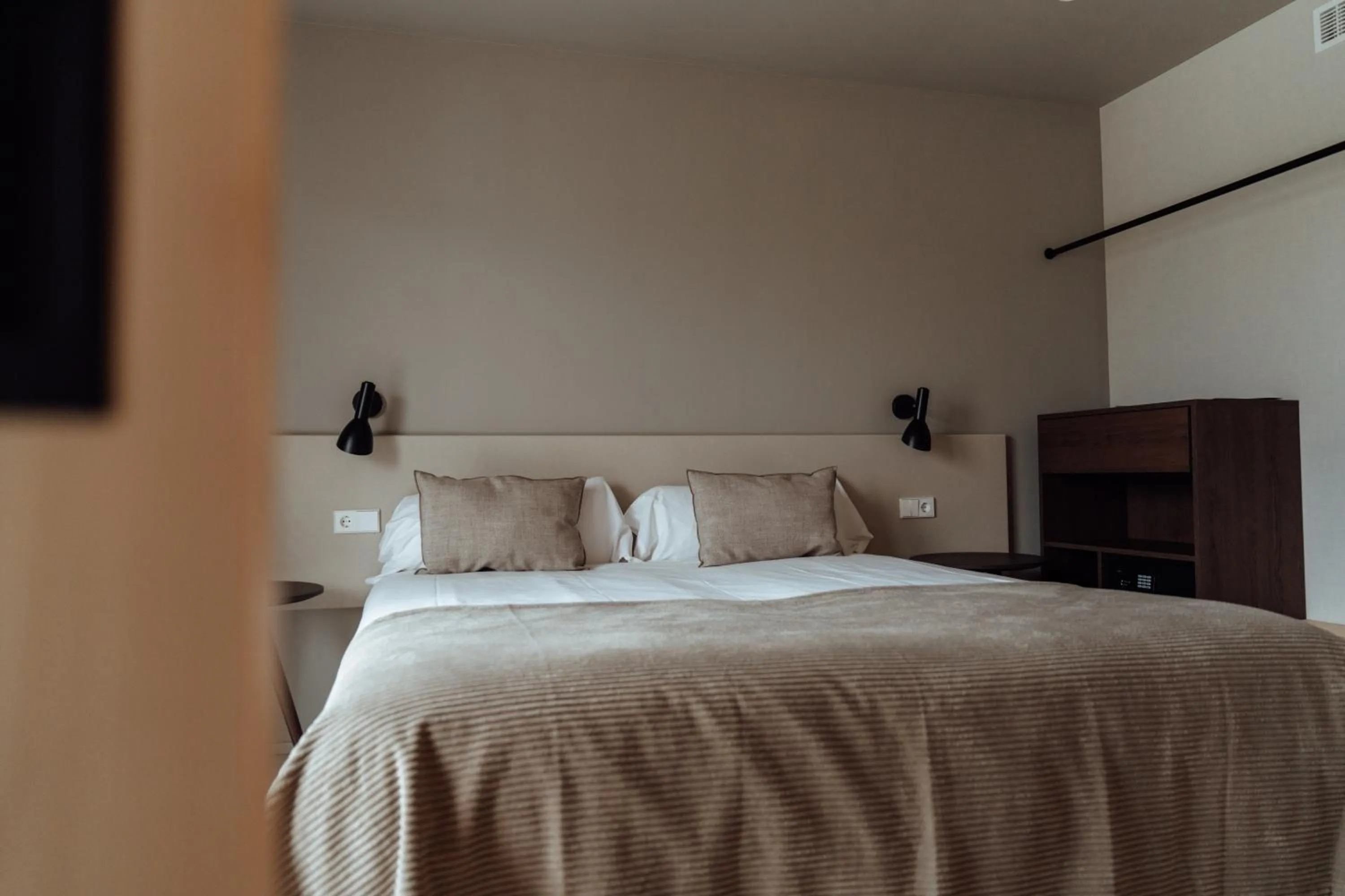 Bedroom, Bed in APARTAMENTS LA CARPA