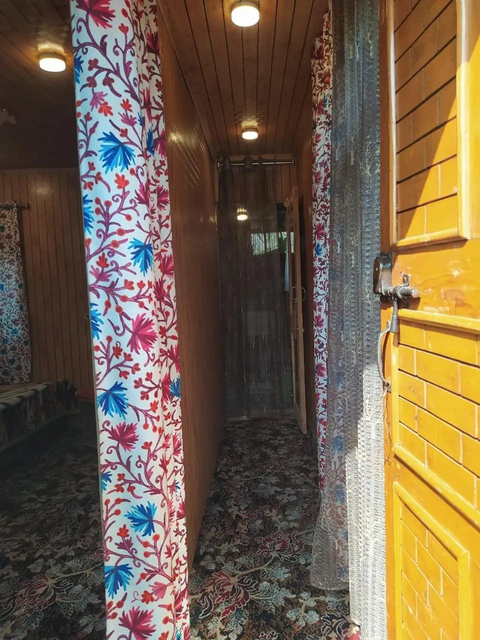 Budget Double Room in H.B Holiday home