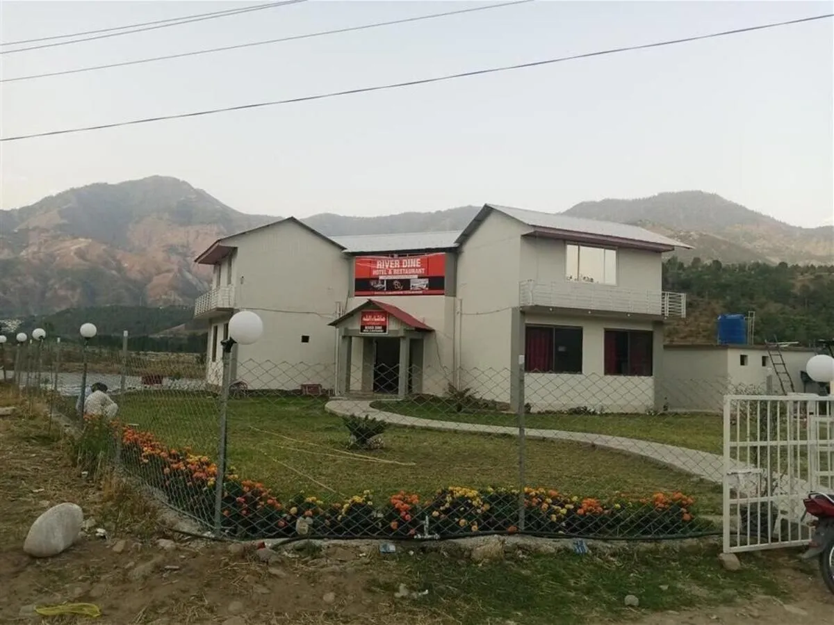 River Dine Hotel & Restaurant