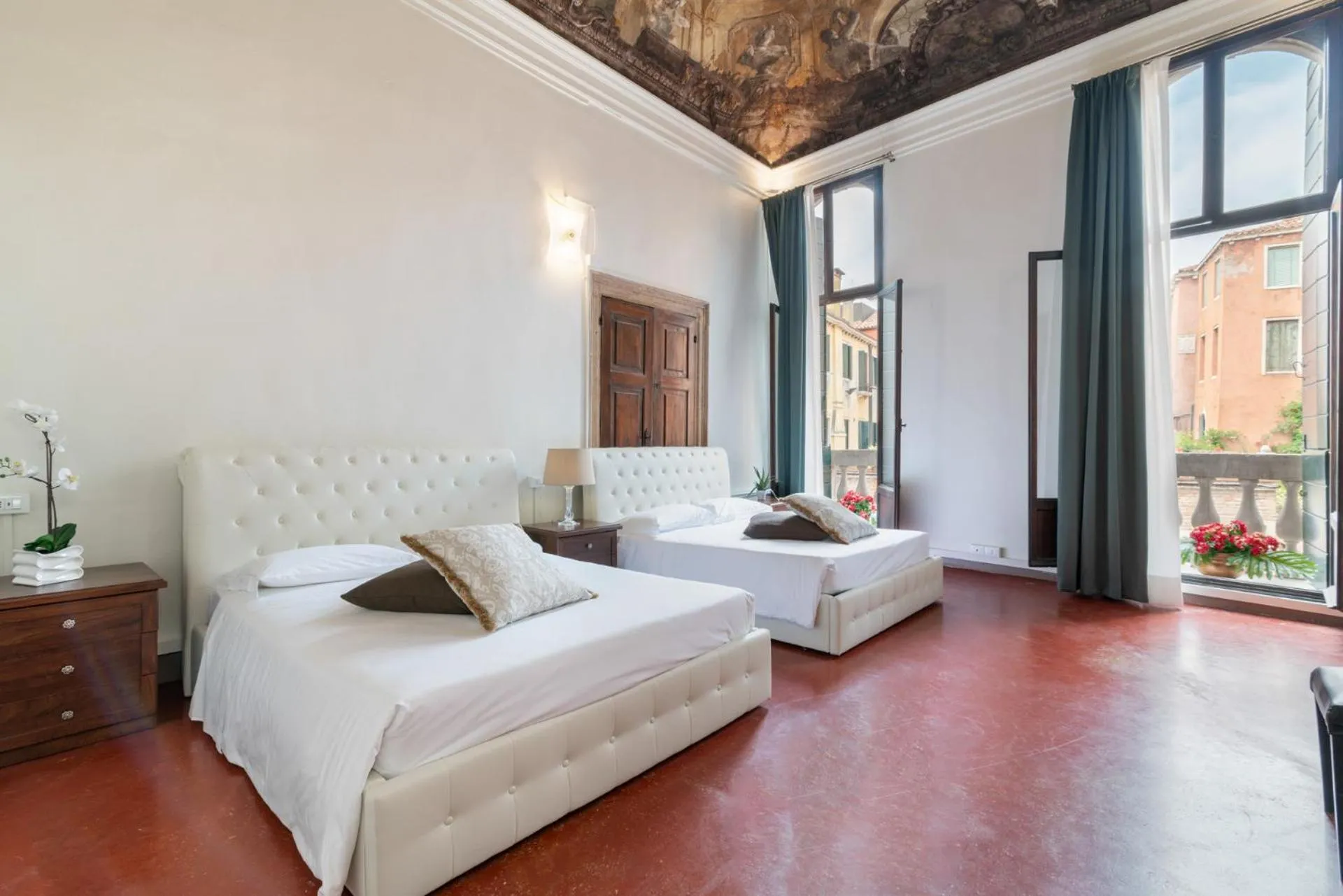 Bed in Venice Luxury Palace 3 by Wonderful Italy