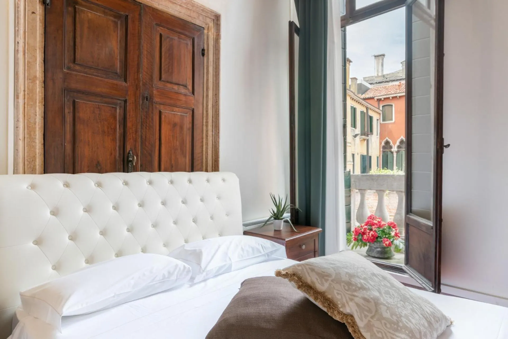 Bed in Venice Luxury Palace 3 by Wonderful Italy