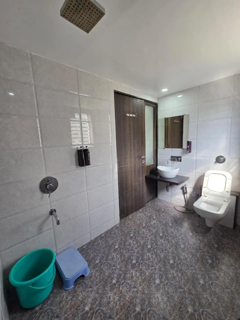 Bathroom, Bed in Cloud Green Resort