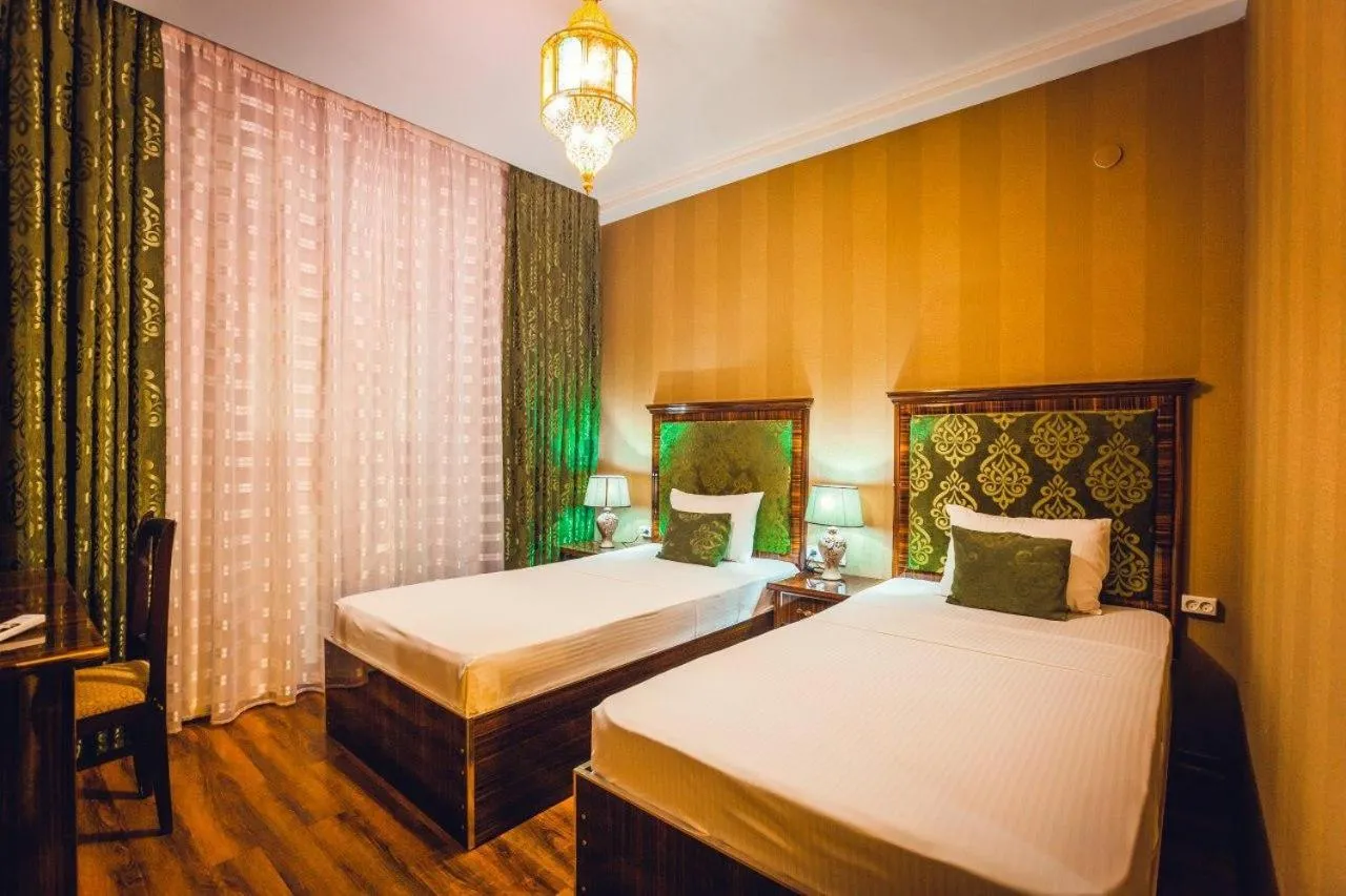 Bed in Rangrez hotel