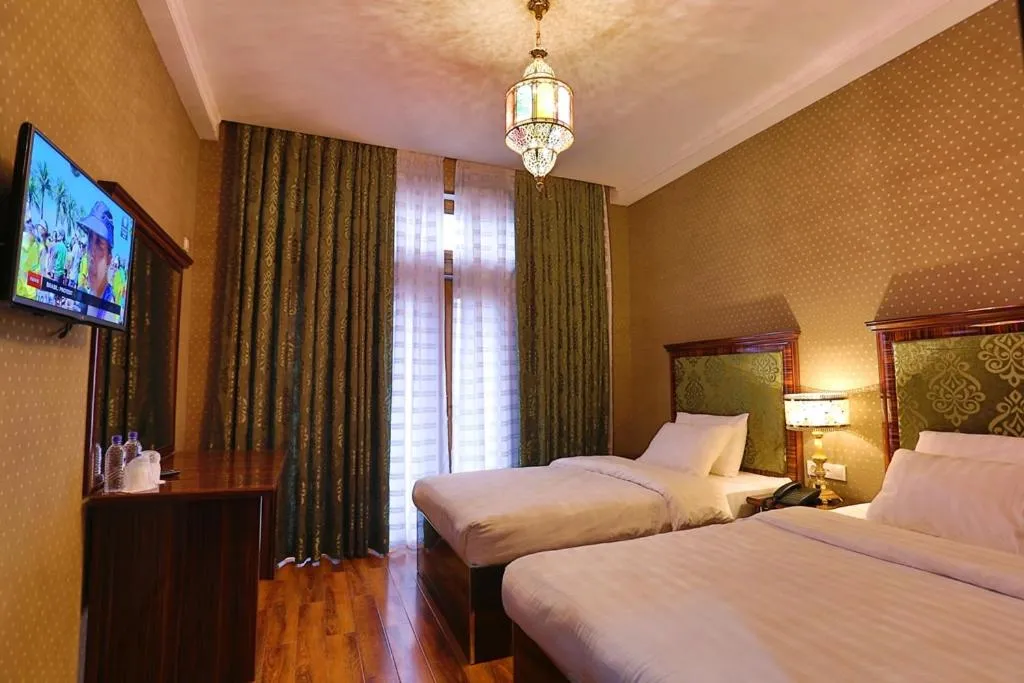 Bed in Rangrez hotel