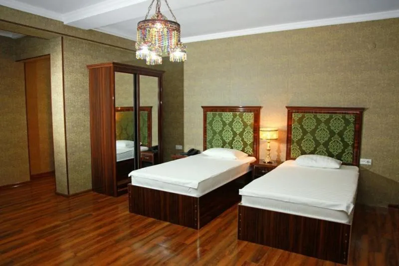 Bed in Rangrez hotel