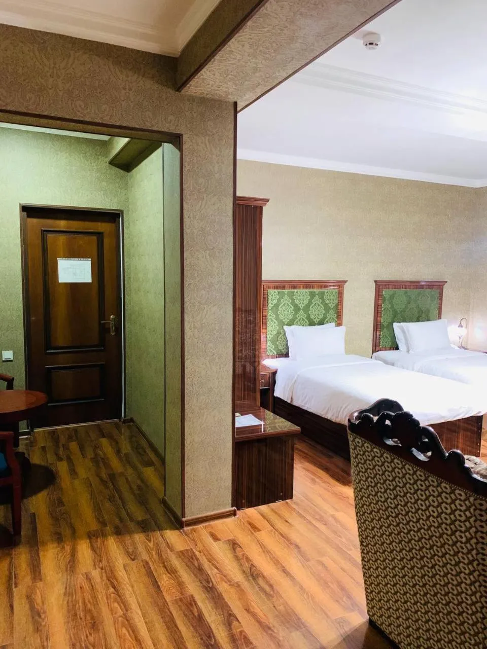 Bed in Rangrez hotel