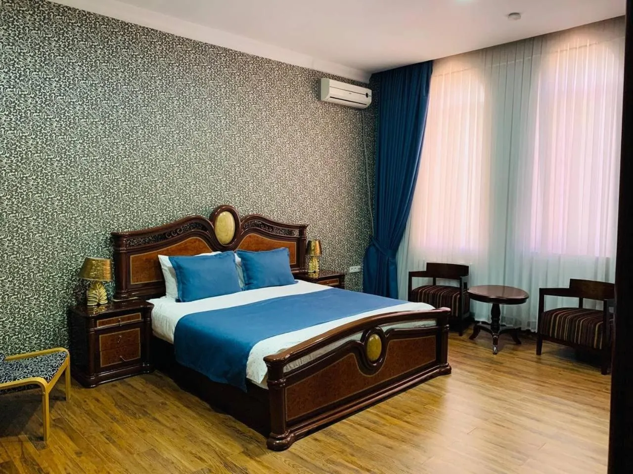 Bed in Rangrez hotel