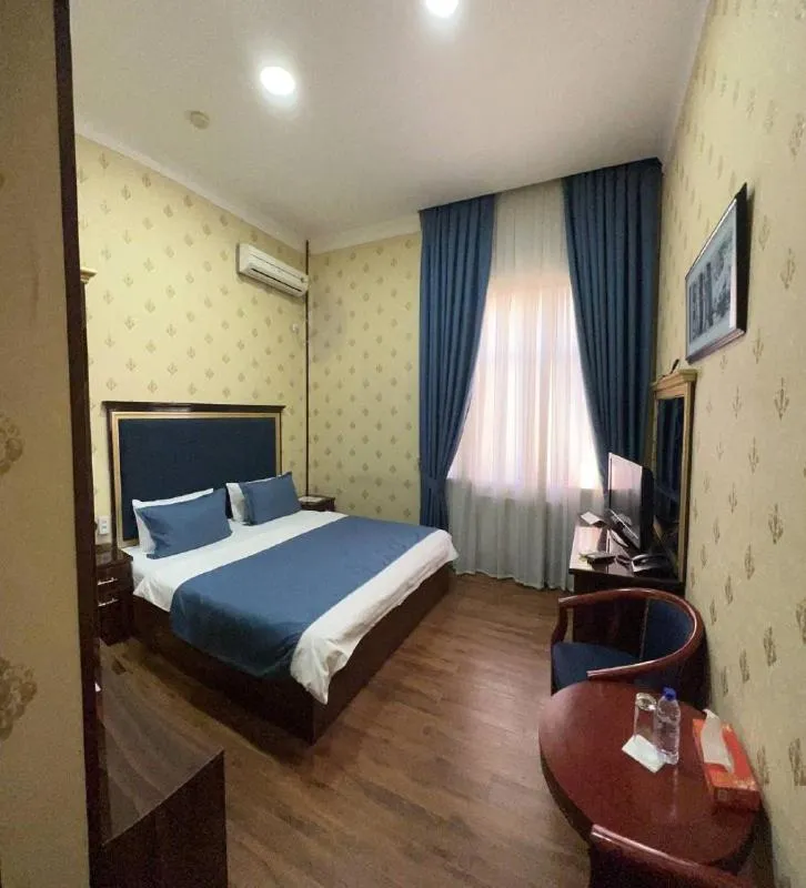 Bed in Rangrez hotel