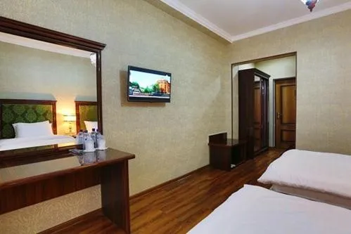 Bed in Rangrez hotel