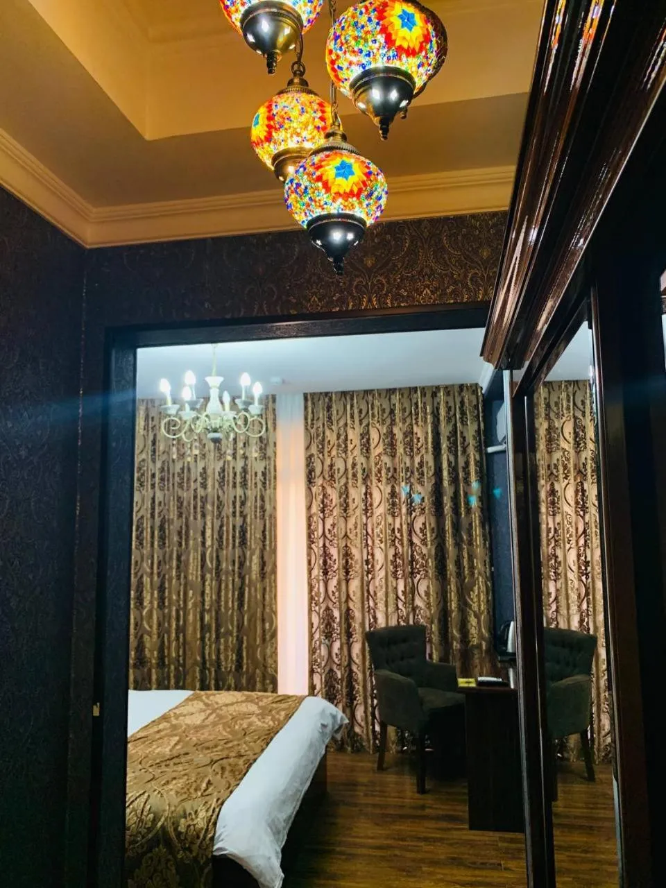 Bed in Rangrez hotel
