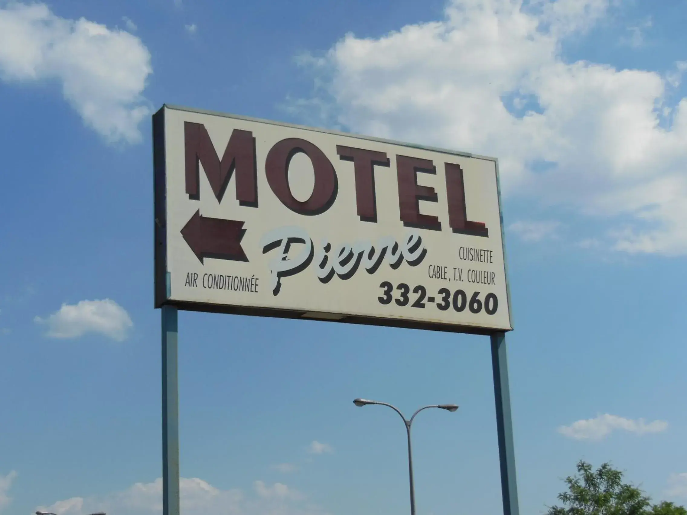 Facade/entrance in Motel Pierre Facade/entrance in Motel Pierre