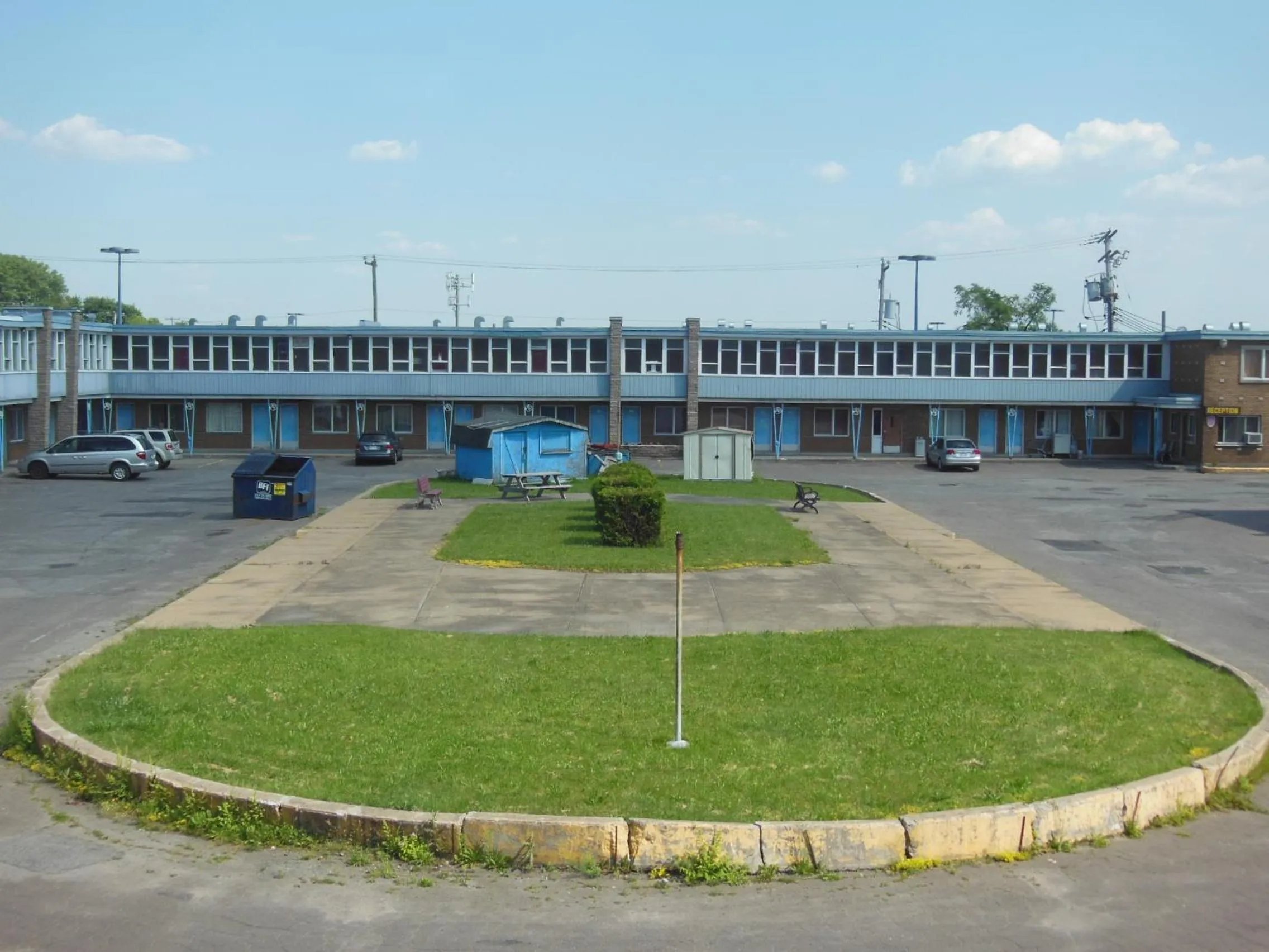 Facade/entrance in Motel Pierre