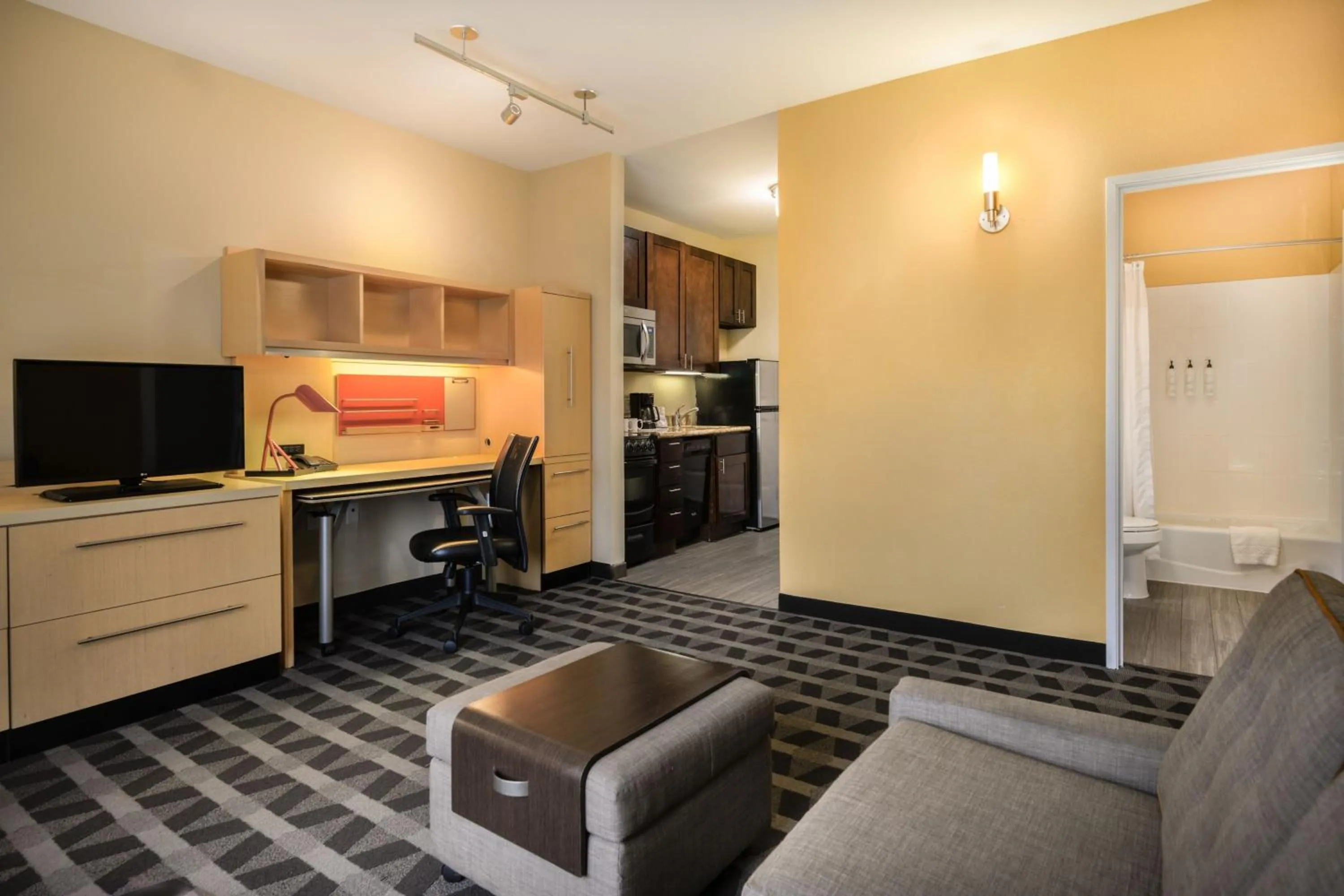 Living room in TownePlace Suites by Marriott Houston Westchase