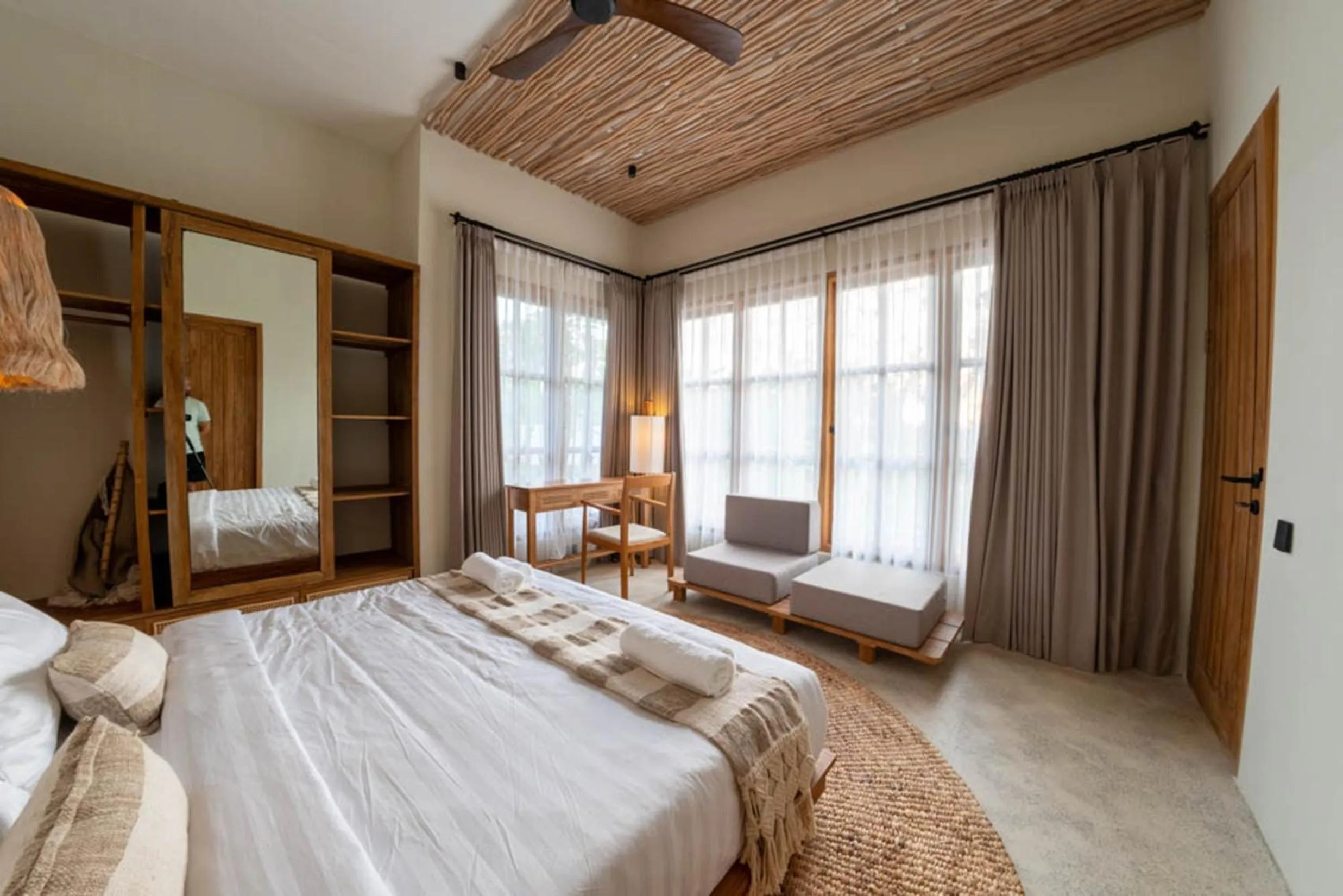 Bed in Semiramida Villa by EVDEkimi - Elegant 2BR with Pool, Open-air bath, Patio