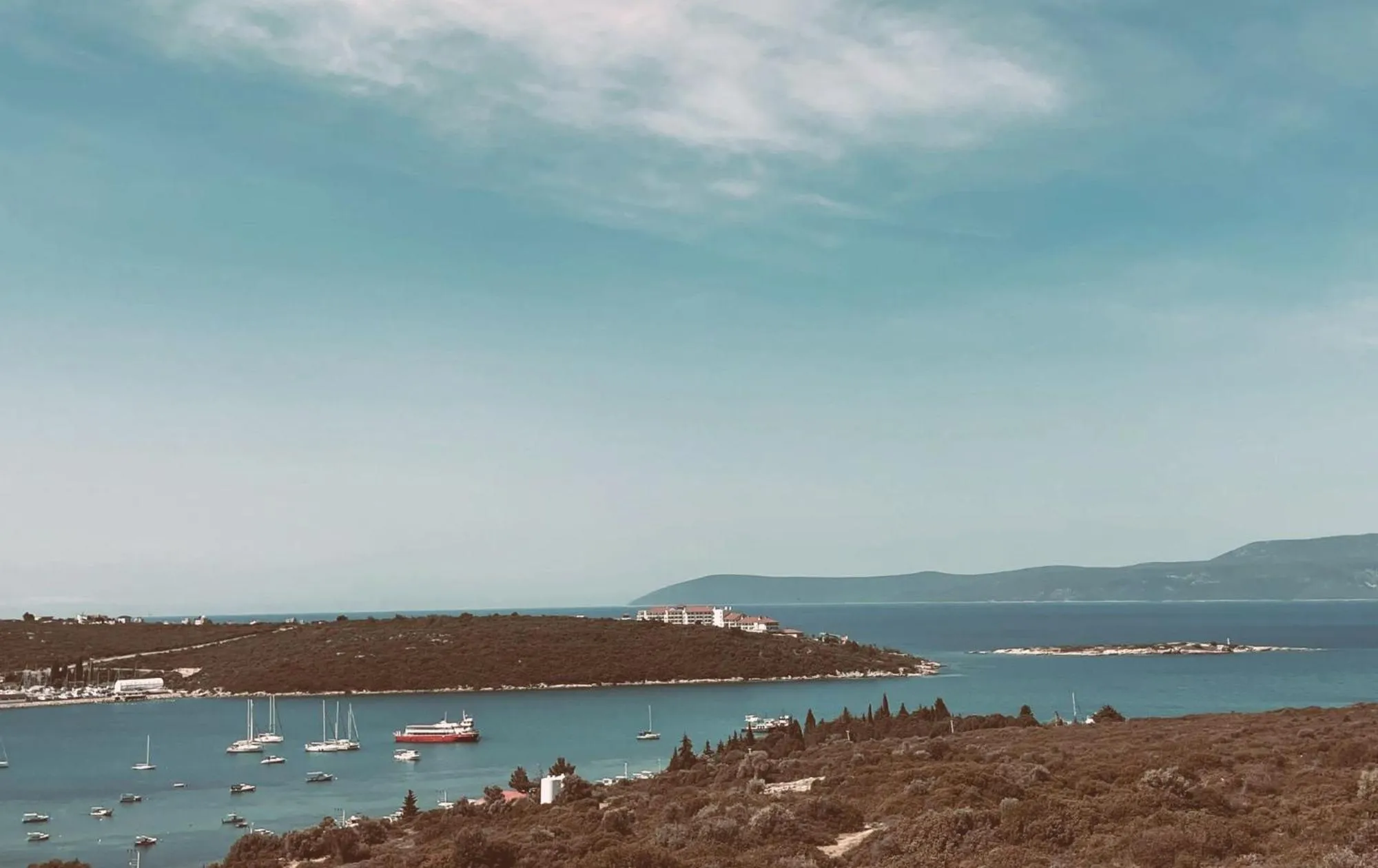 Sea view in The May Five - Adults only