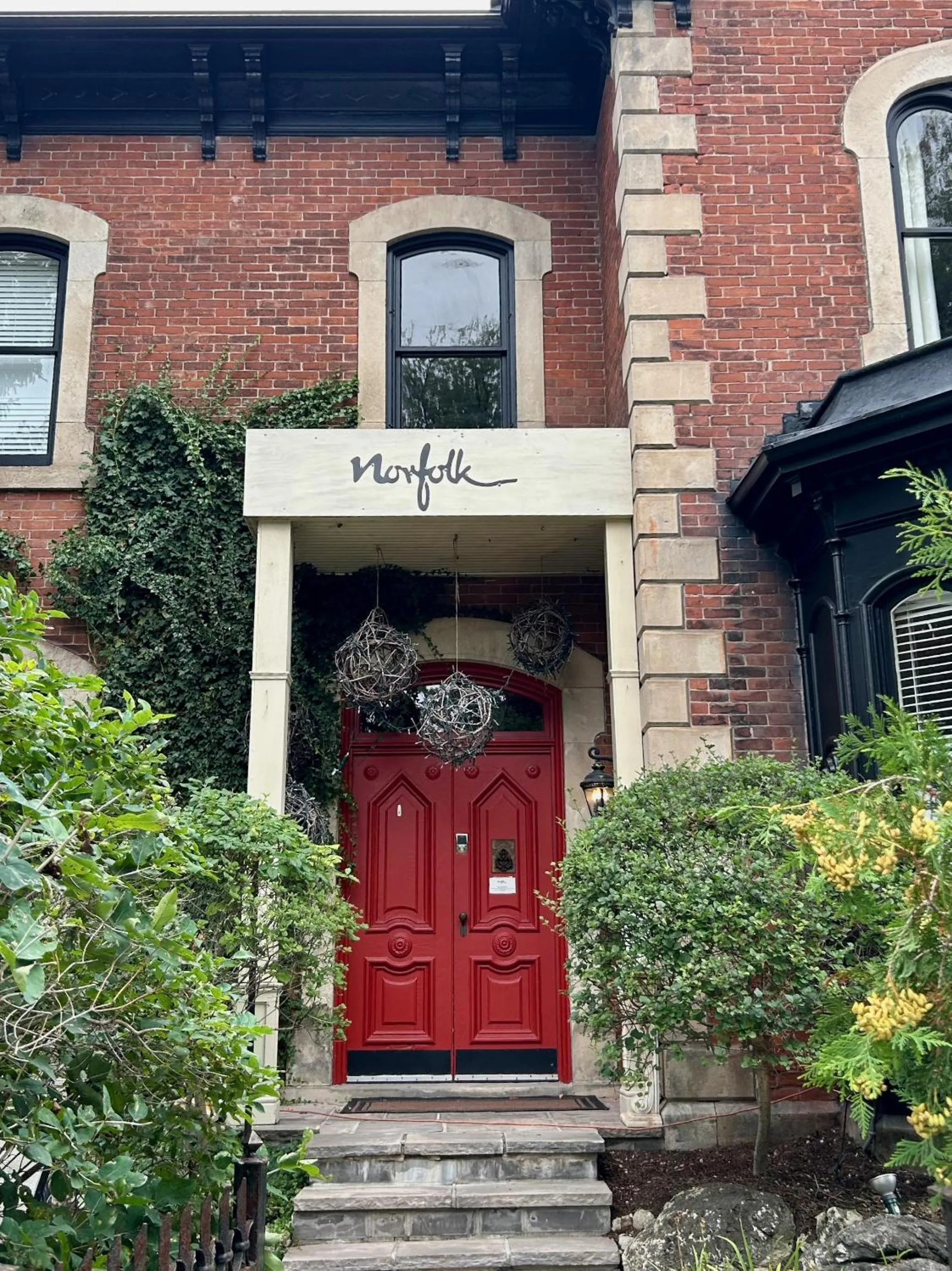 Facade/entrance in Norfolk Guest House Inn