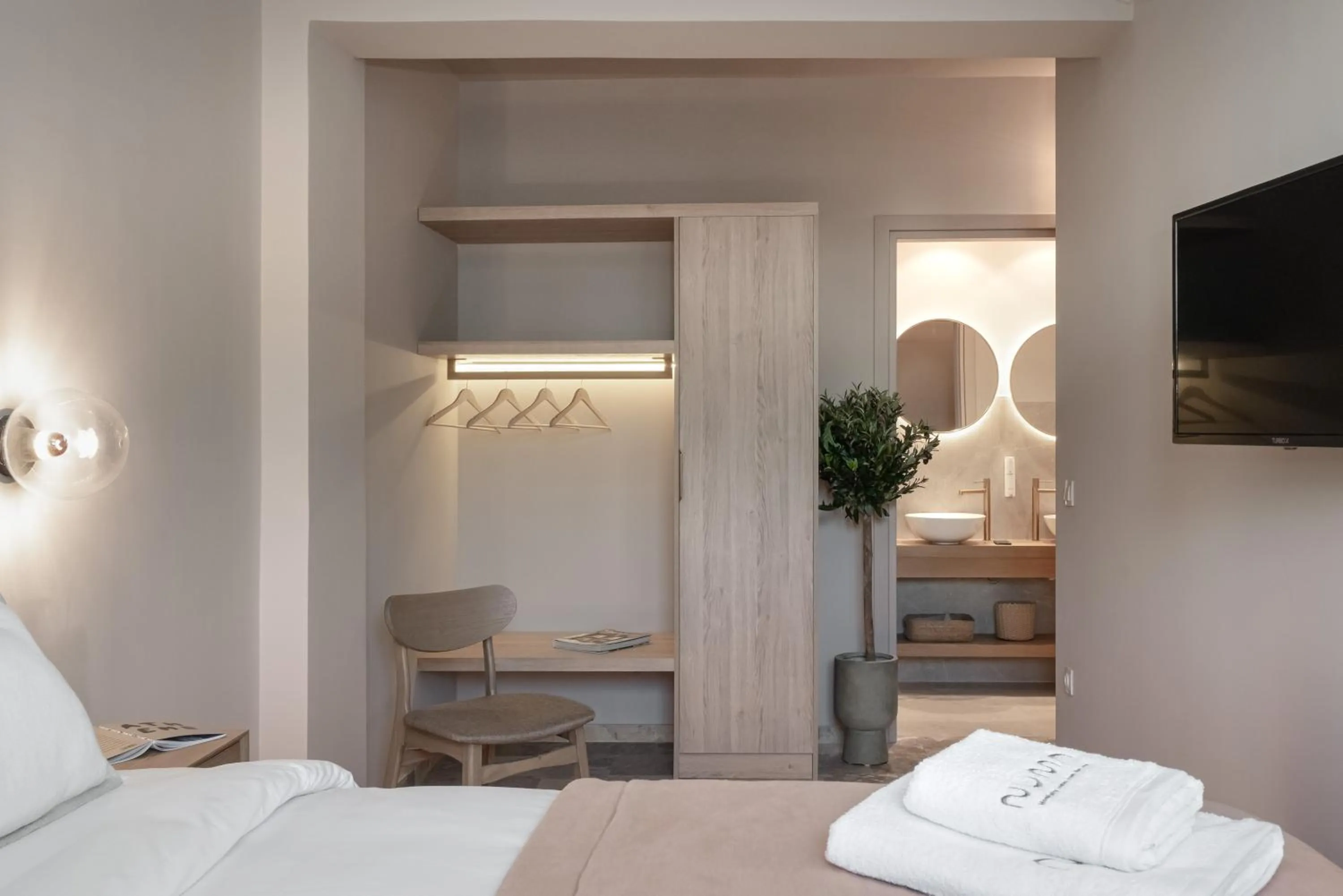 Bed in Num Suites & Lofts Athens