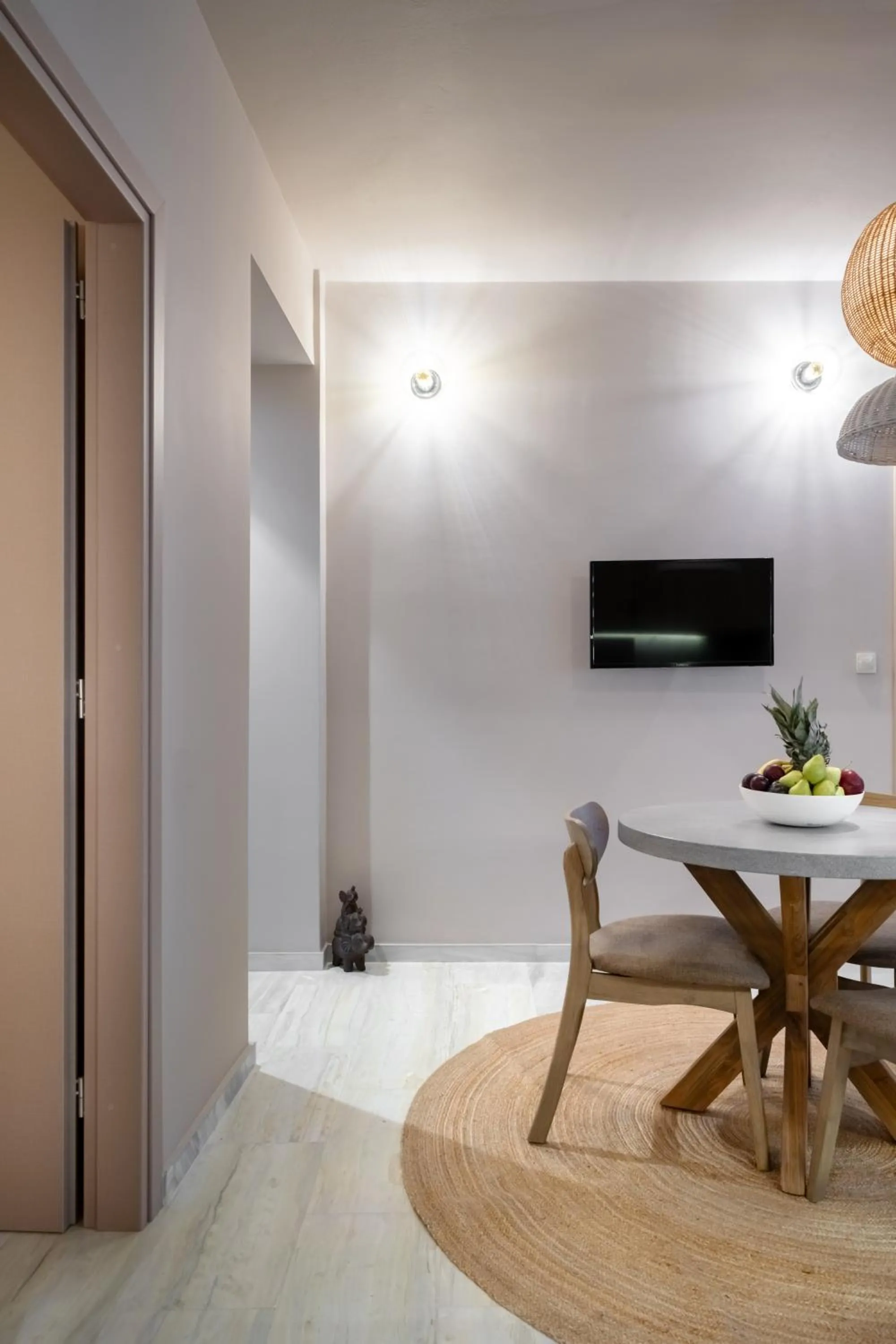 Dining area in Num Suites & Lofts Athens