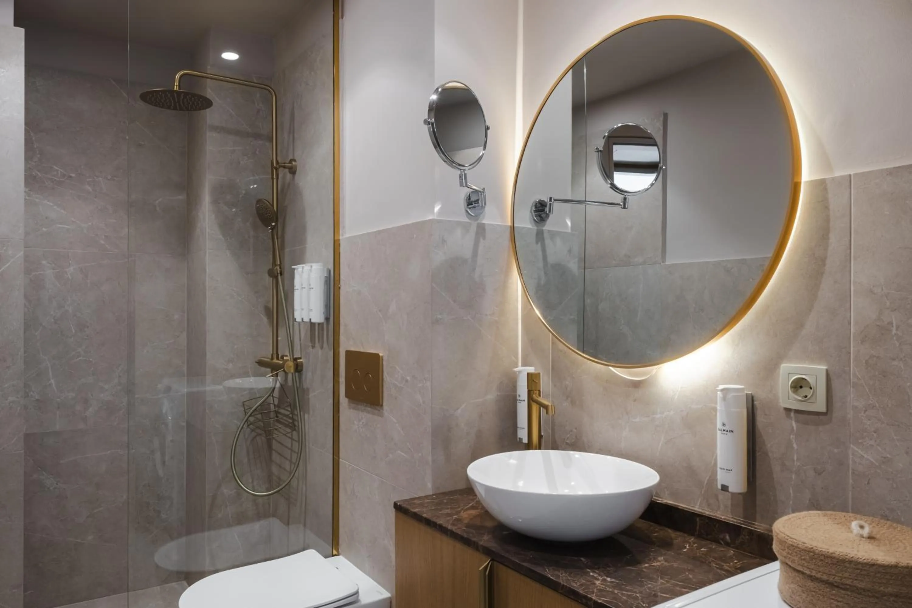 Shower in Num Suites & Lofts Athens