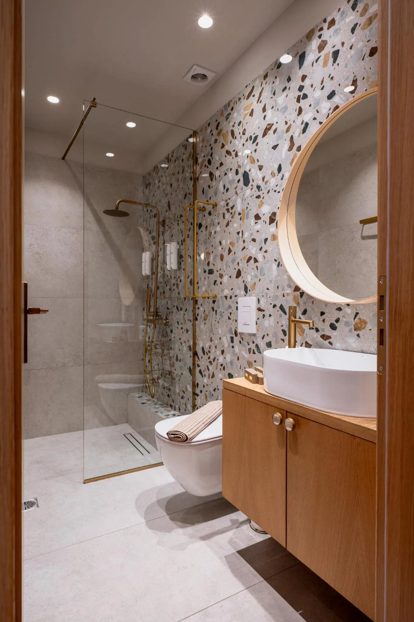 Bathroom in Num Suites & Lofts Athens