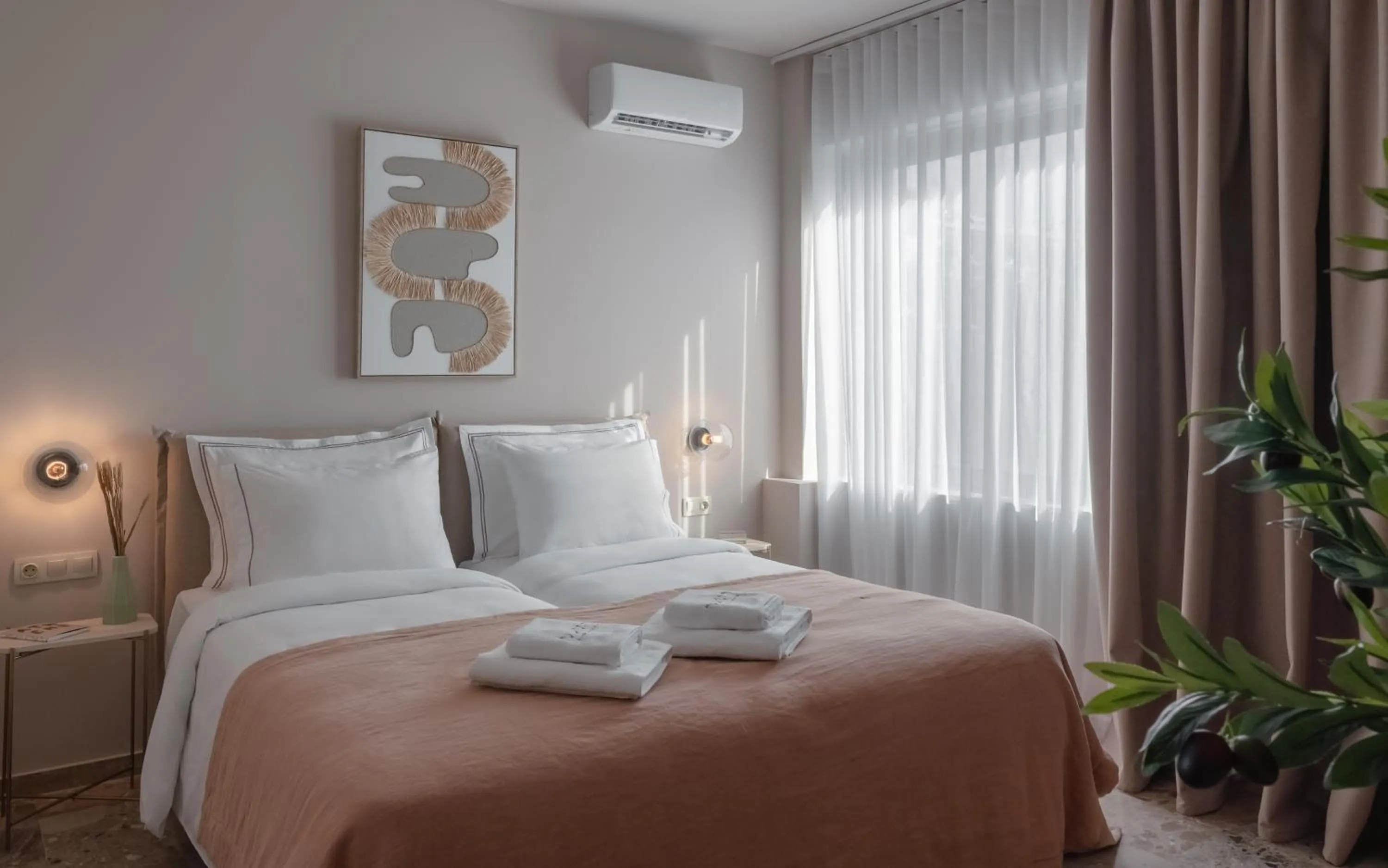 Bed in Num Suites & Lofts Athens