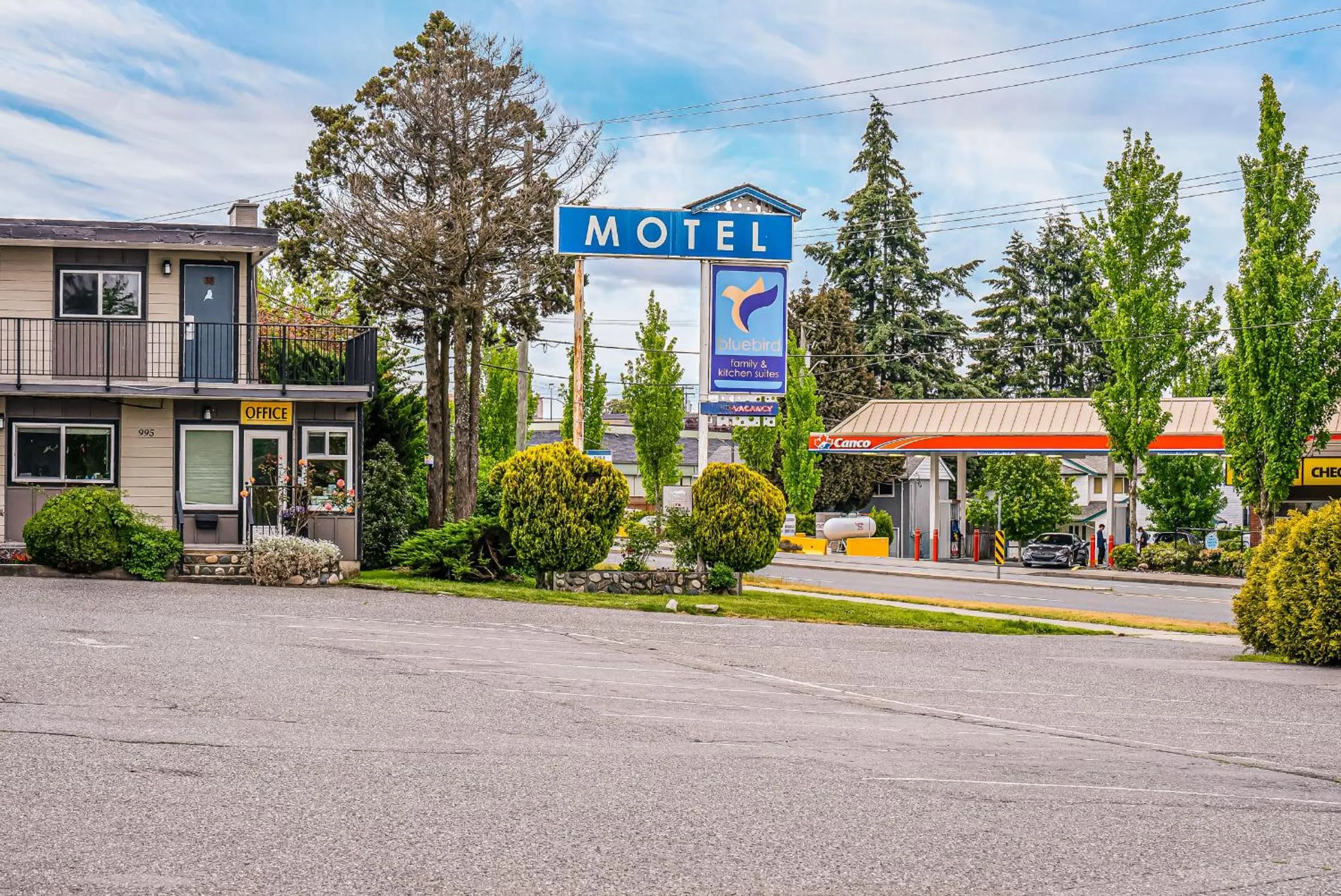 Bluebird Motel
