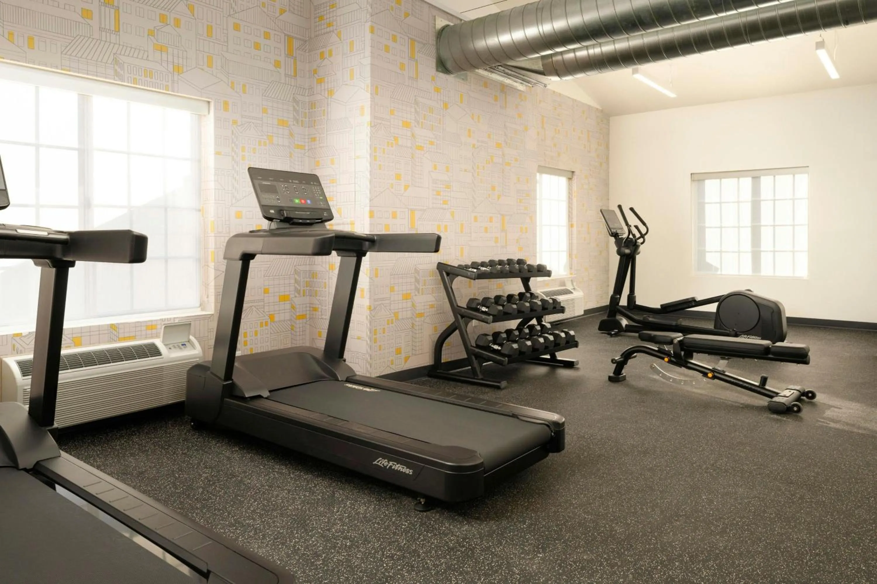 Fitness centre/facilities in City Express by Marriott Danville