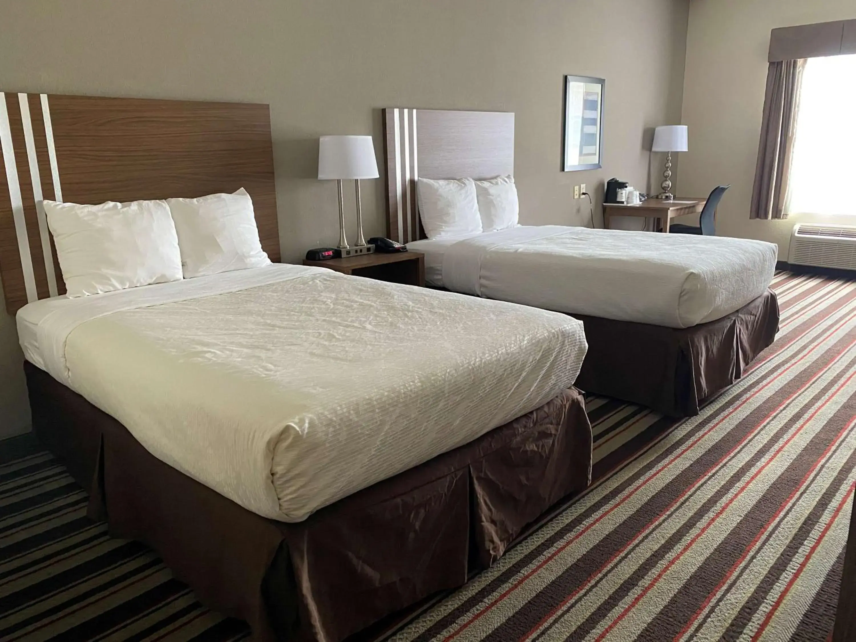 Photo of the whole room, Bed in Best Western Windsor Inn and Suites Photo of the whole room, Bed in Best Western Windsor Inn and Suites