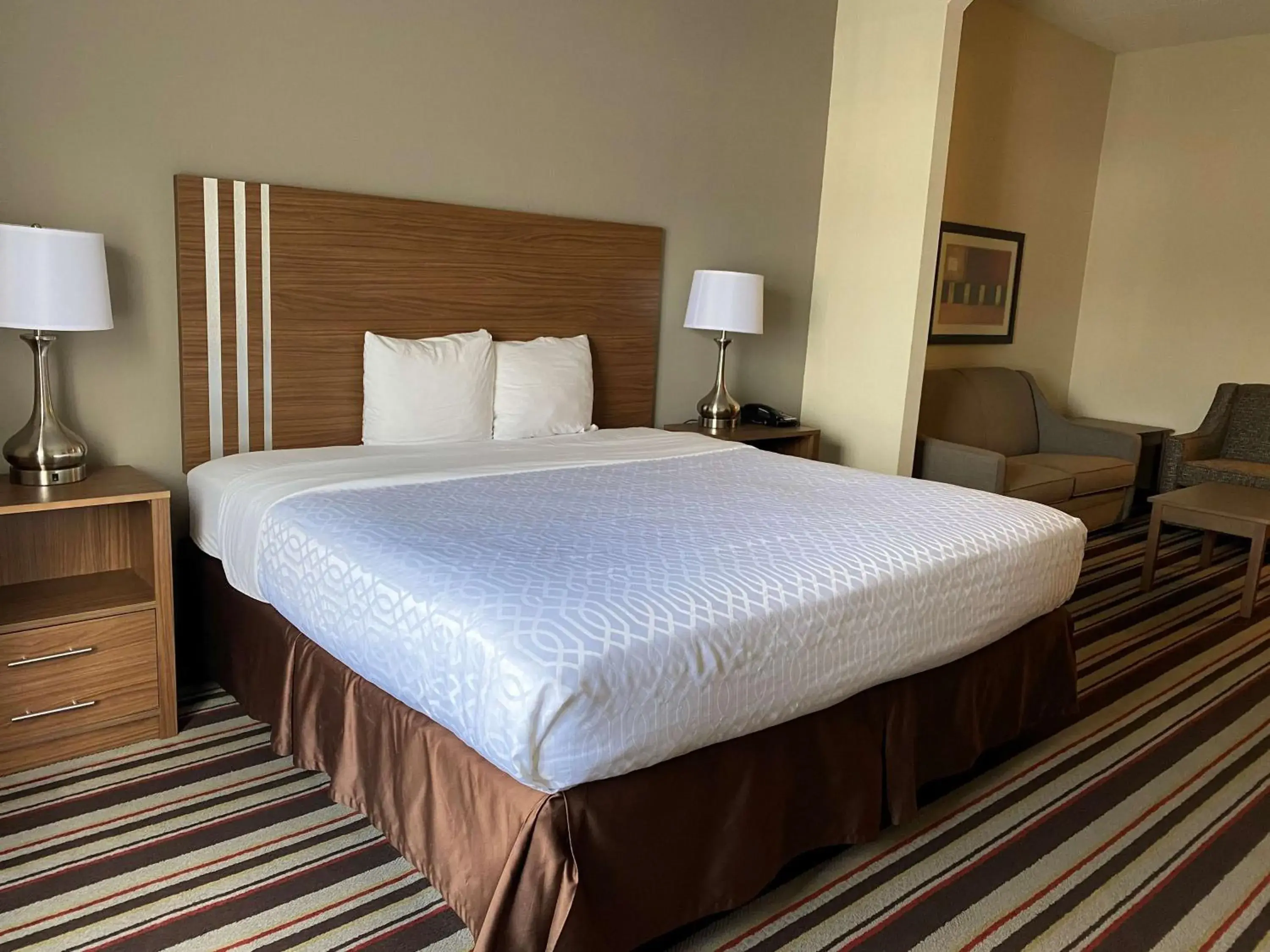 Bedroom, Bed in Best Western Windsor Inn and Suites Bedroom, Bed in Best Western Windsor Inn and Suites
