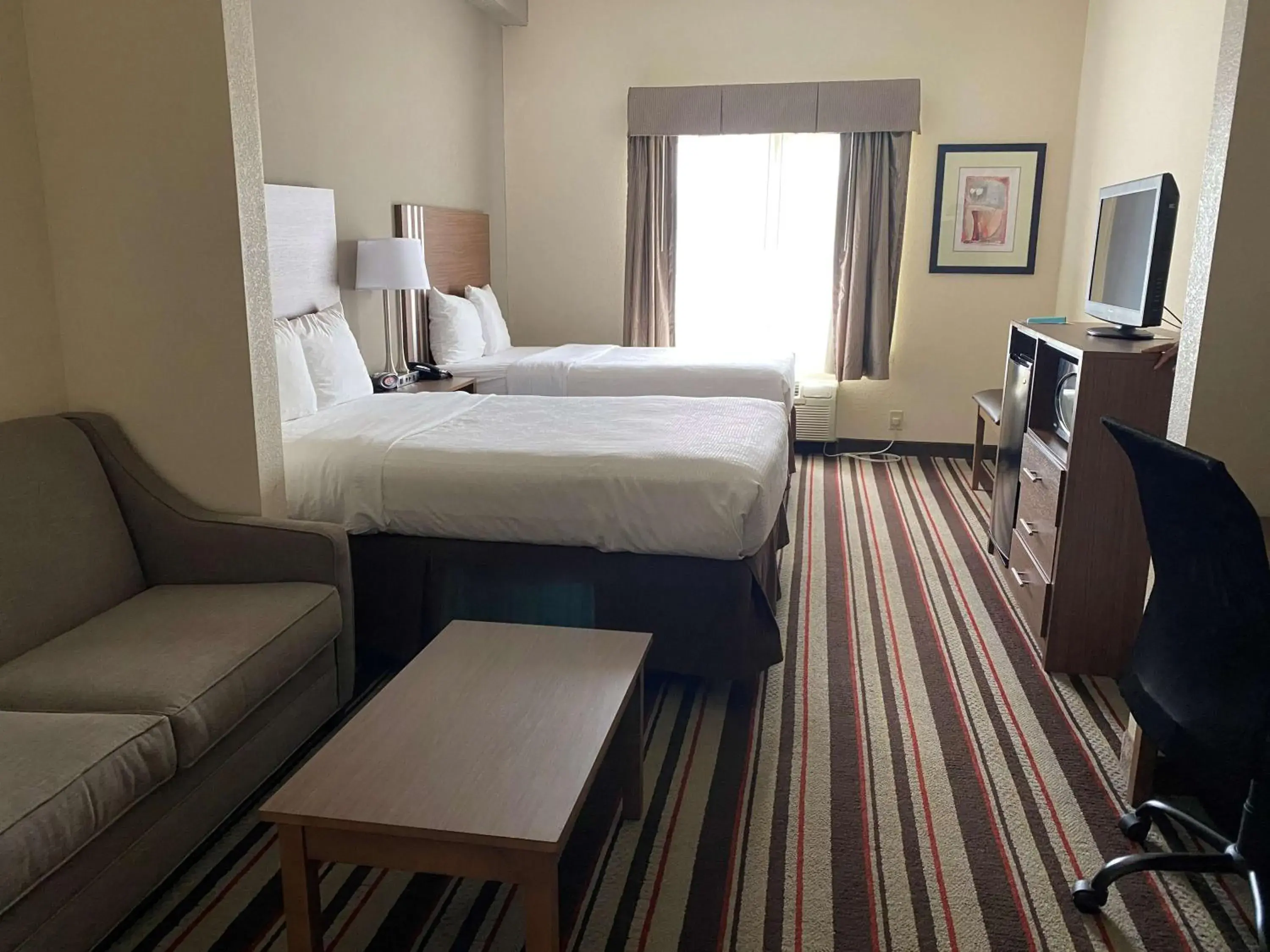 Bedroom, Bed in Best Western Windsor Inn and Suites Bedroom, Bed in Best Western Windsor Inn and Suites
